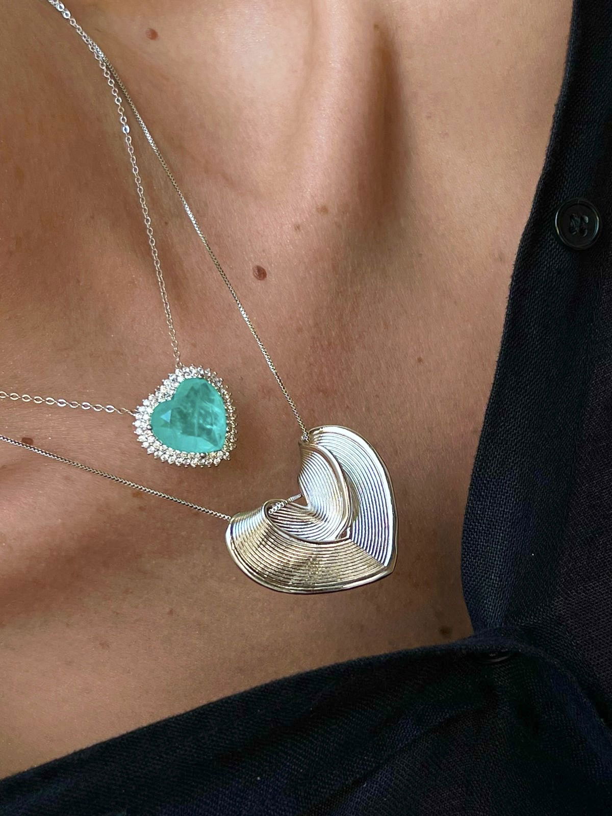 Colar Coração com Detalhes em Banho de Ródio Branco