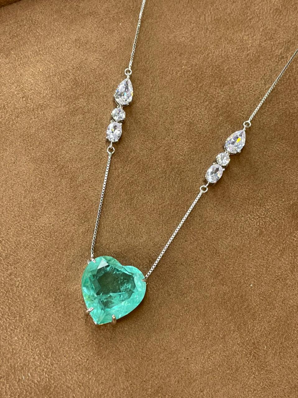 Colar Coração Fusion Esmeralda Colombiana em Ródio Branco