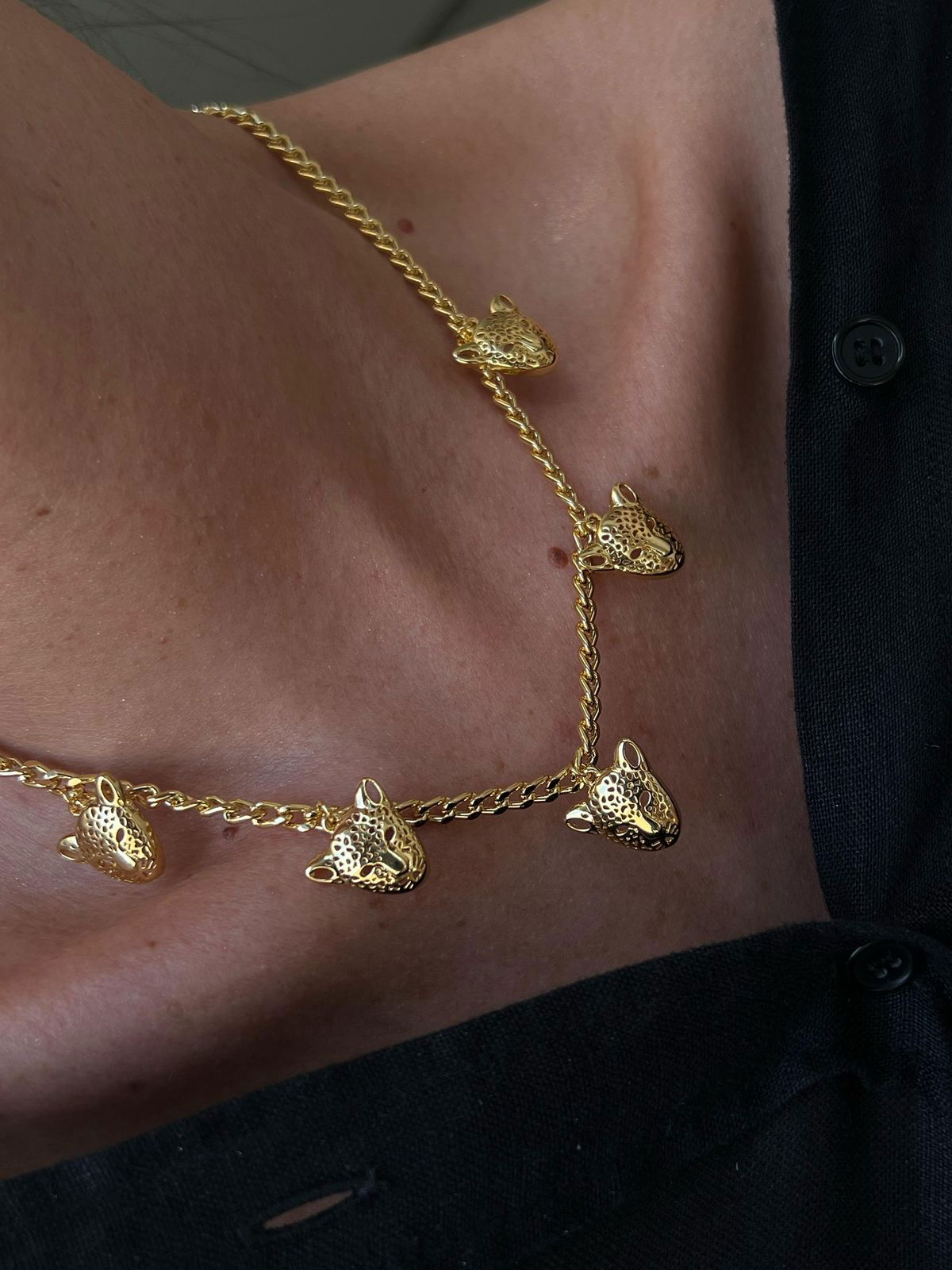Colar Corrente com Panteras em Banho de Ouro