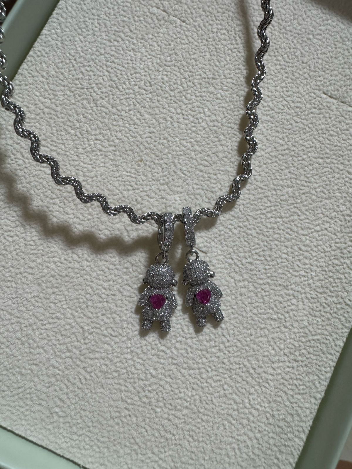 Colar Detalhado com Filhos em Banho de Ródio Branco