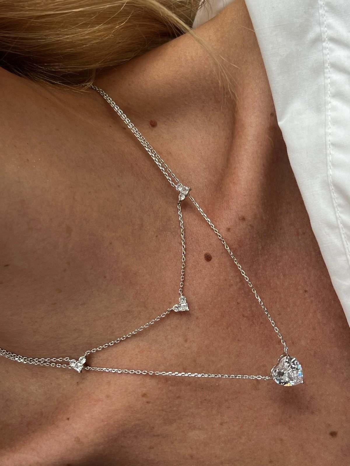 Colar Duplo com Coração Zircônia Cristal em Banho de Ródio Branco