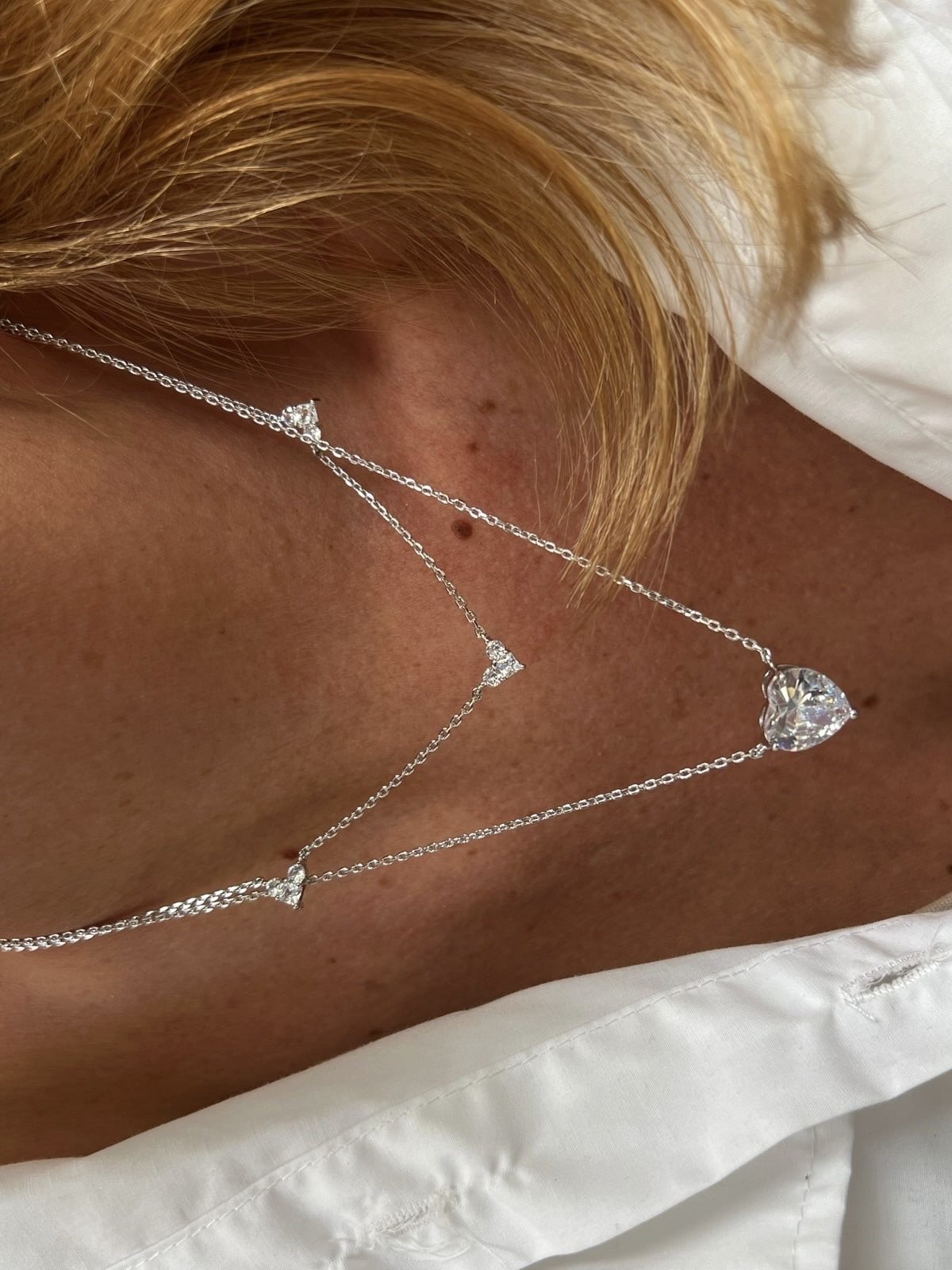 Colar Duplo com Coração Zircônia Cristal em Banho de Ródio Branco