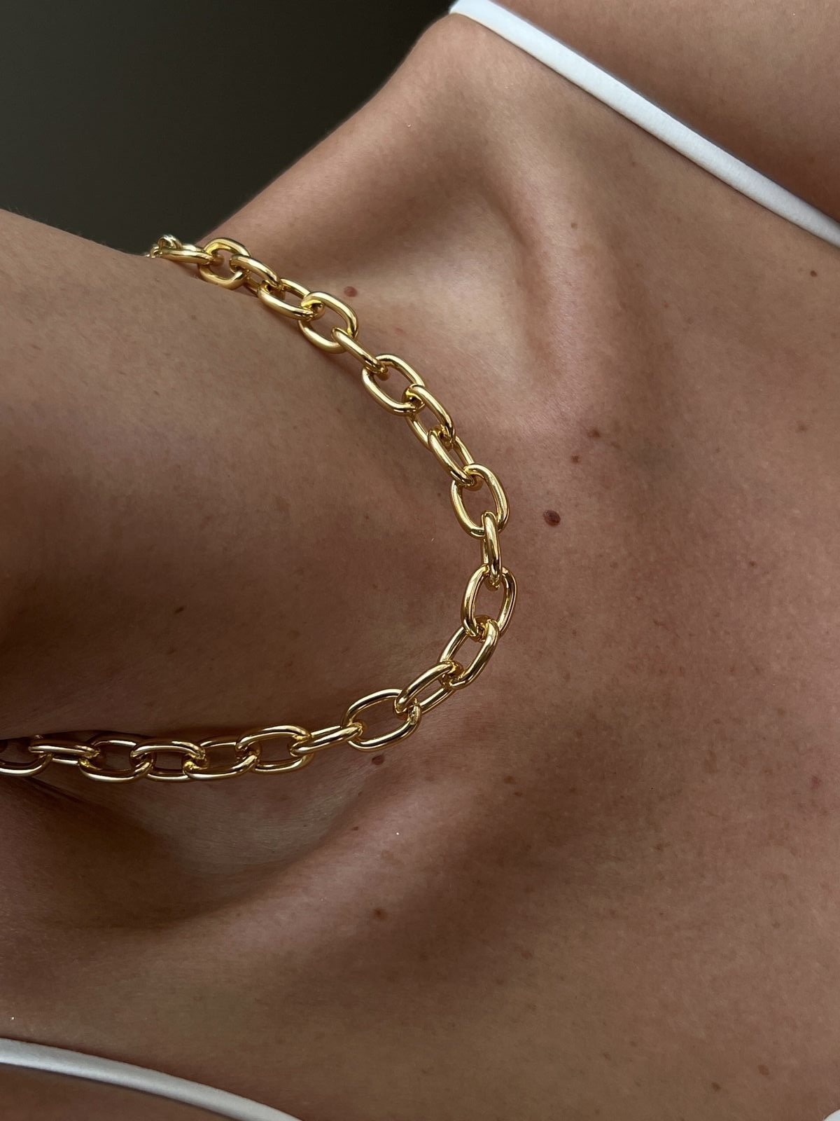 Colar Elo Longo em Banho de Ouro