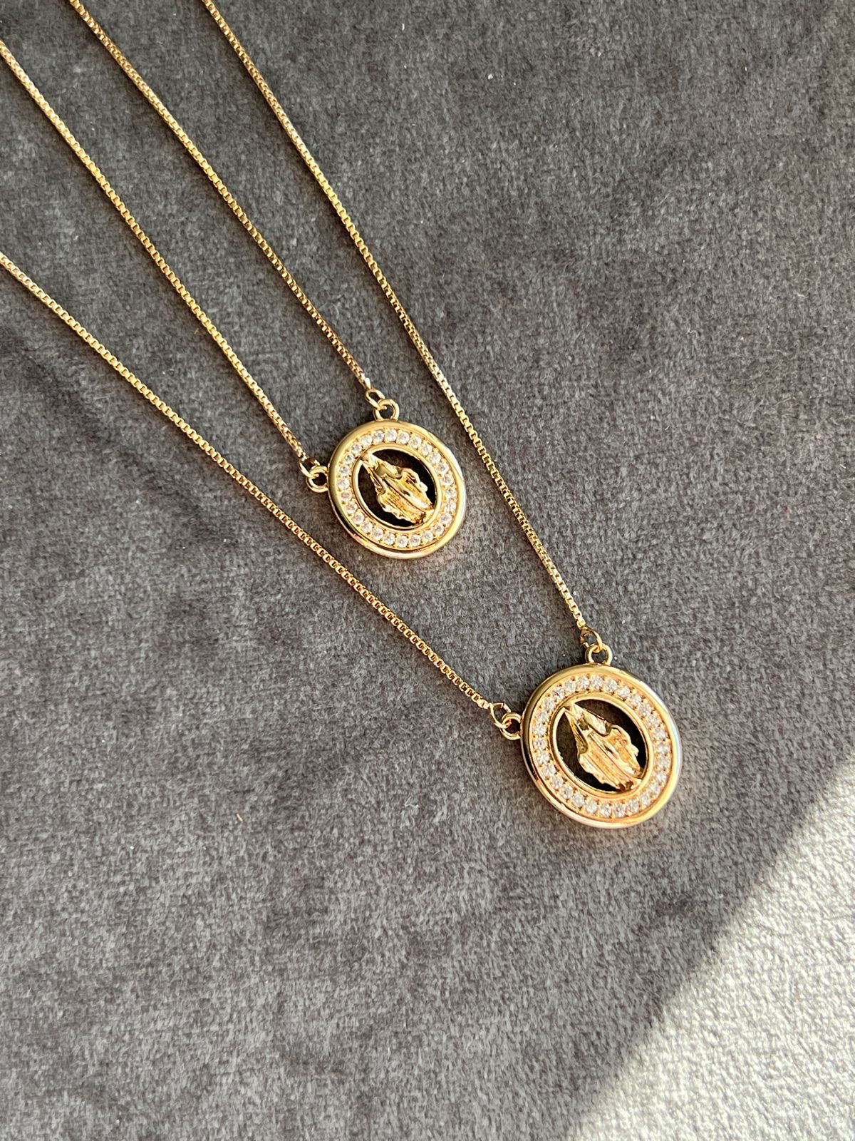 Colar Escapulário com Nossa Senhora das Graças em Banho de Ouro