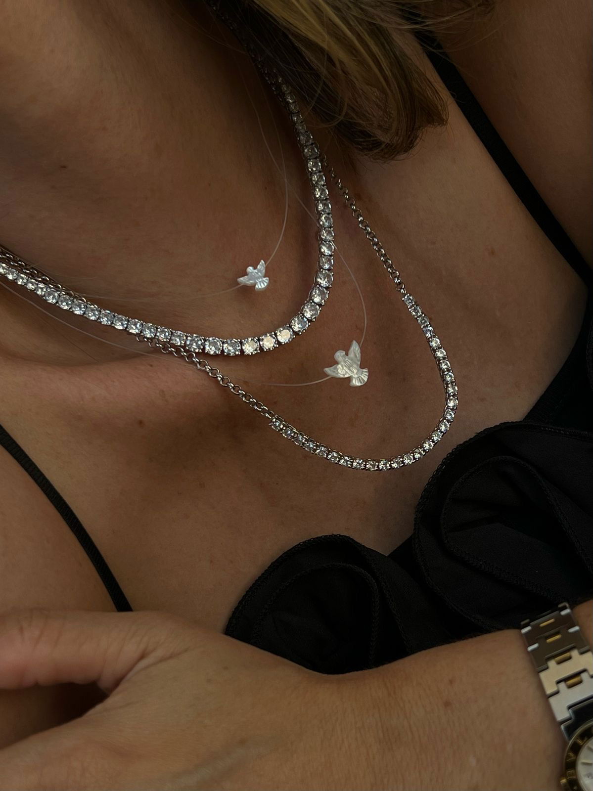 Colar Espírito Santo Com Madrepérola P (Fio de Nylon) em Banho de Ouro