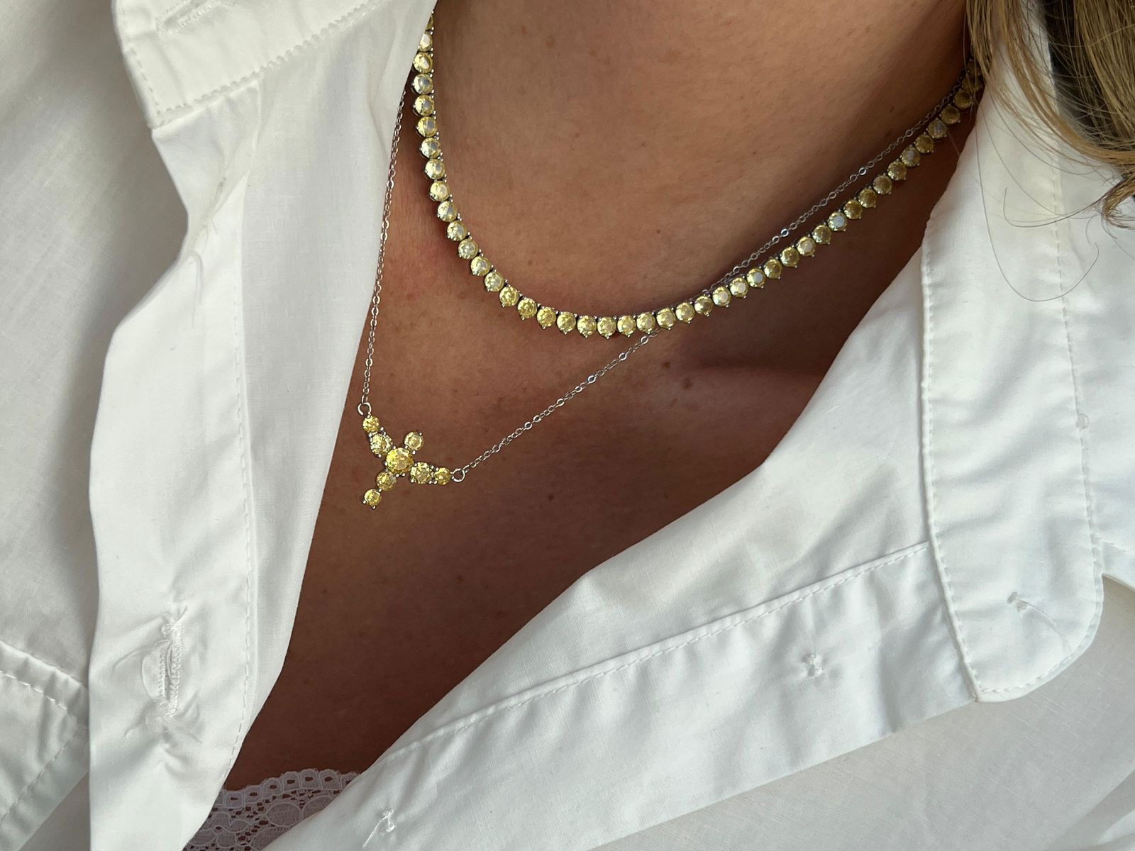 Colar Espírito Santo com Zircônia Citrino em Banho de Ródio Branco