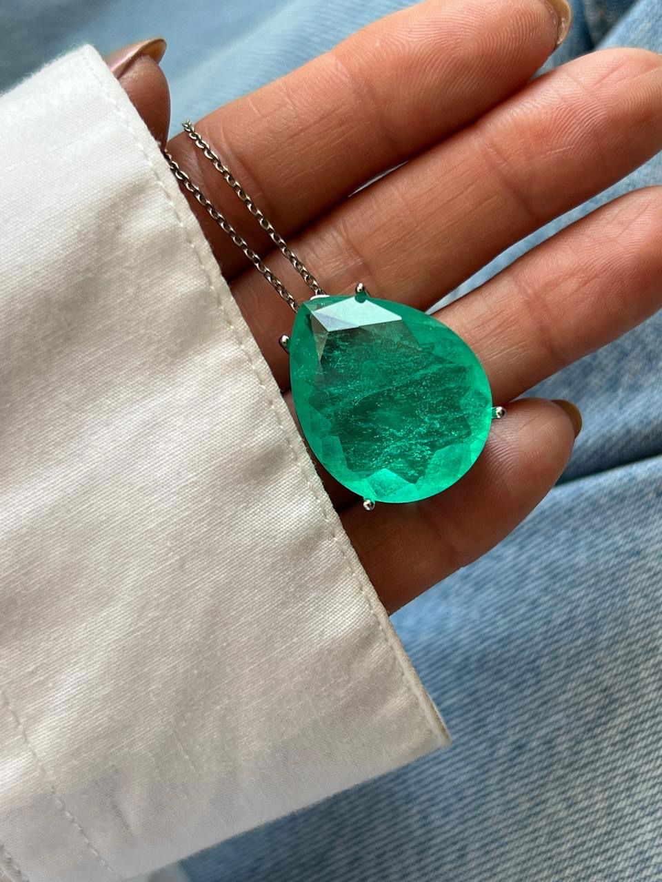 Colar Gota Fusion Esmeralda Colombiana em Banho de Ródio Branco