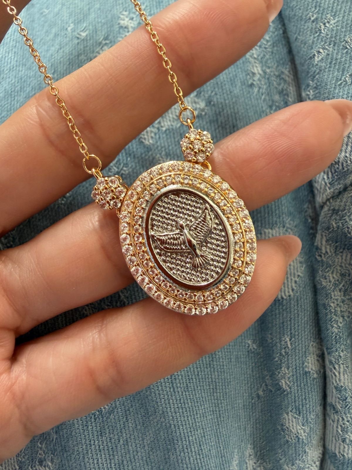 Colar Medalha com Espírito Santo em Banho de Ouro