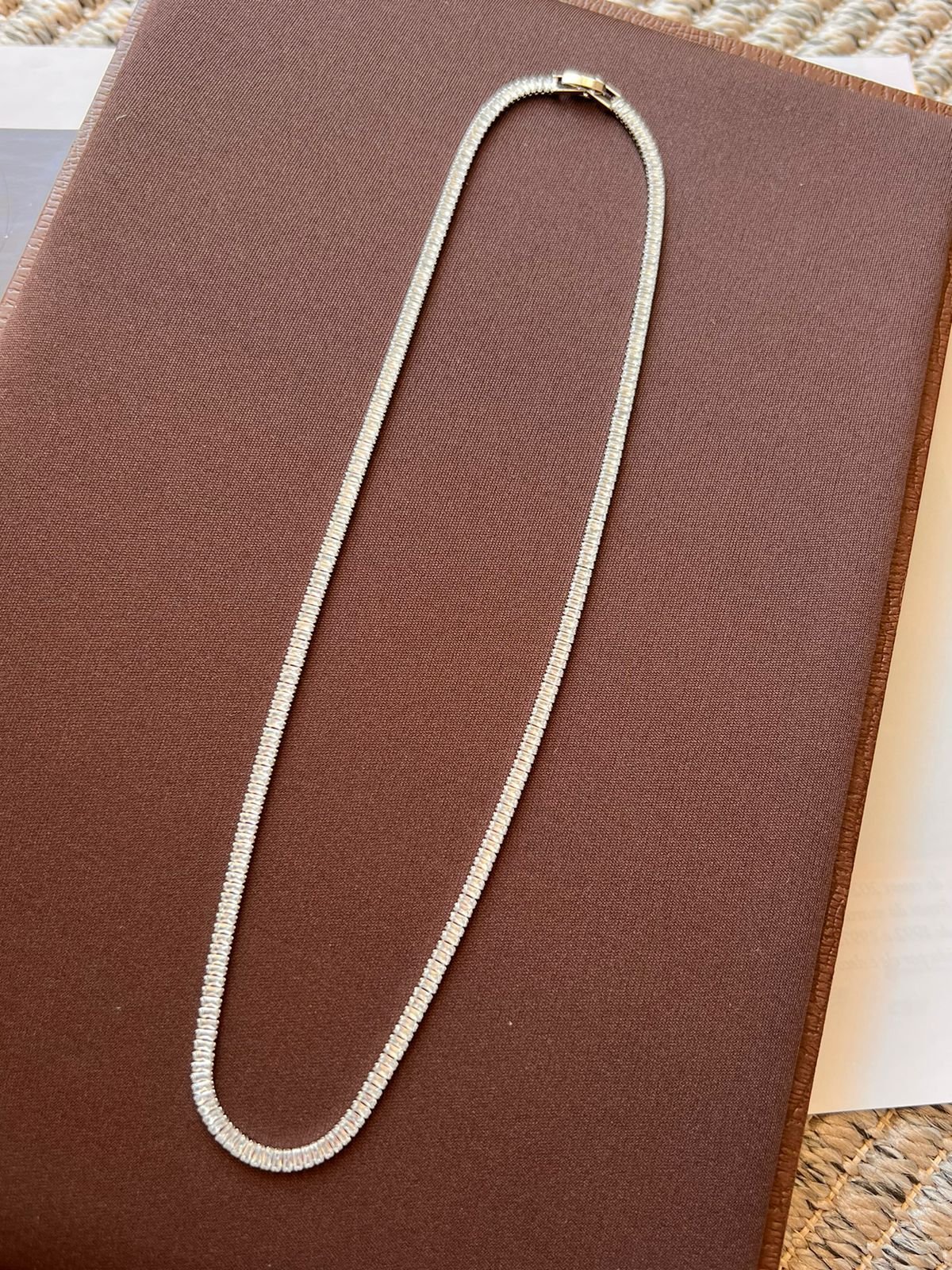Colar Mini Baguete Zircônia Cristal (Fecho Joia) em Banho de Ródio Branco