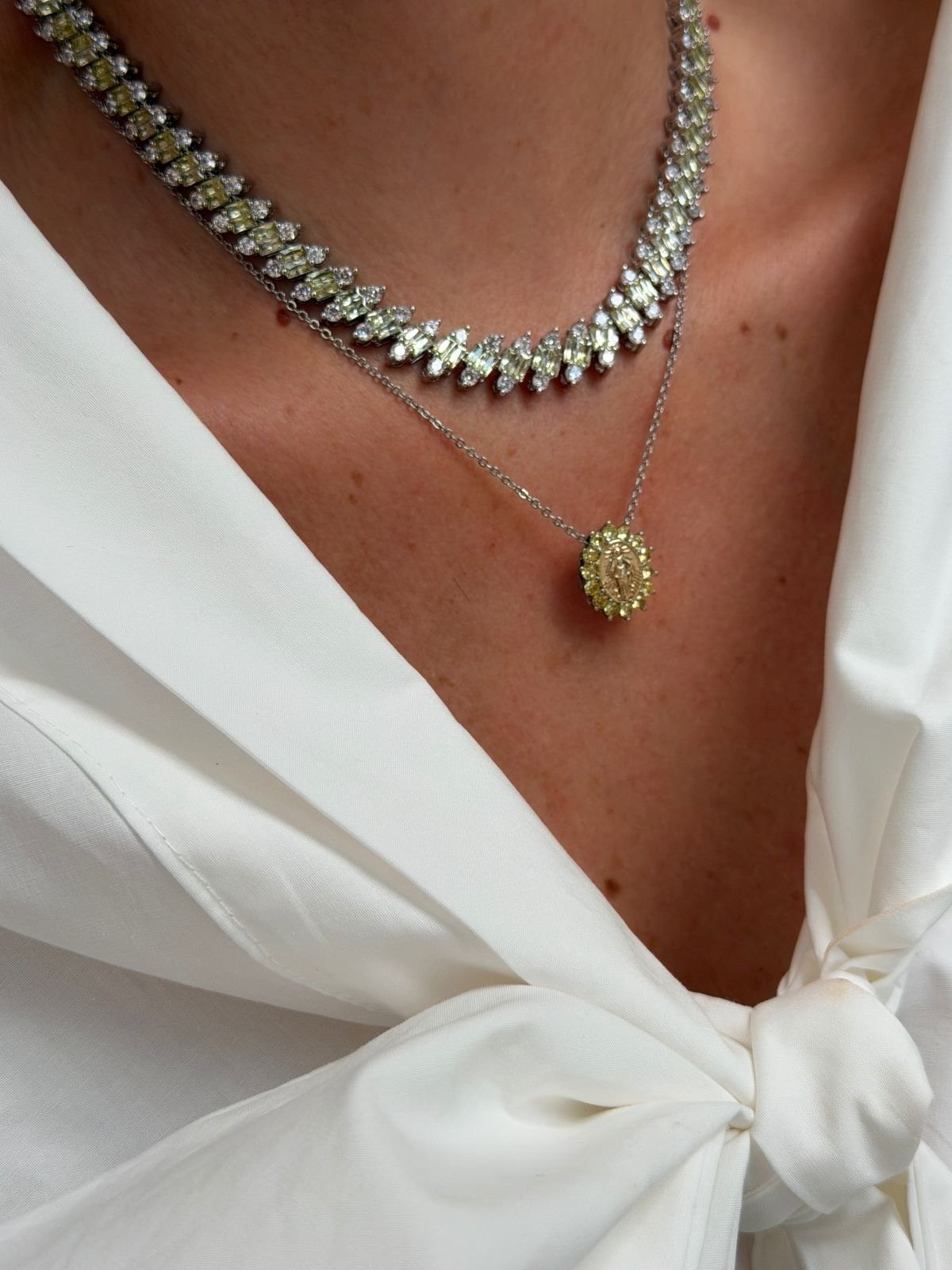 Colar Nossa Senhora Aparecida com Zircônia Cristal e Citrino em Duo Banho Ouro + Ródio Branco
