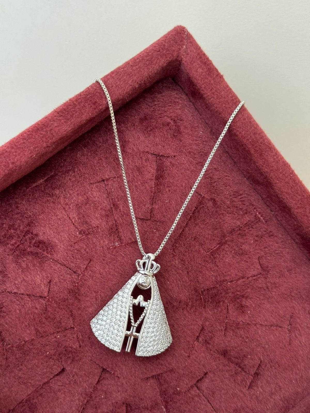 Colar Nossa Senhora Grande com Zircônia Cristal e Azul (verso e frente) em Banho de Ródio Branco