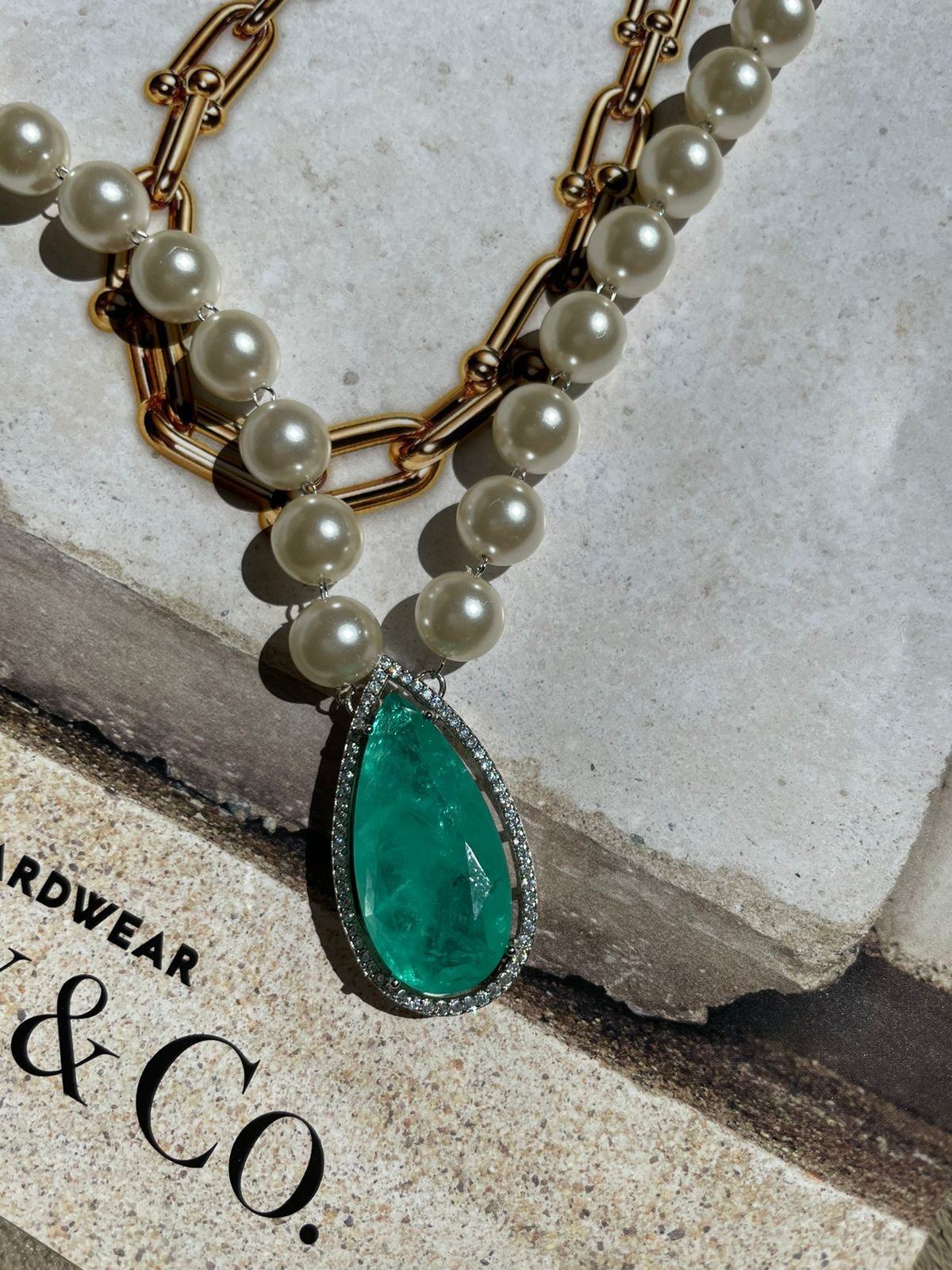 Colar Pérola com Gota Fusion Esmeralda Colombiana em Banho de Ródio Branco