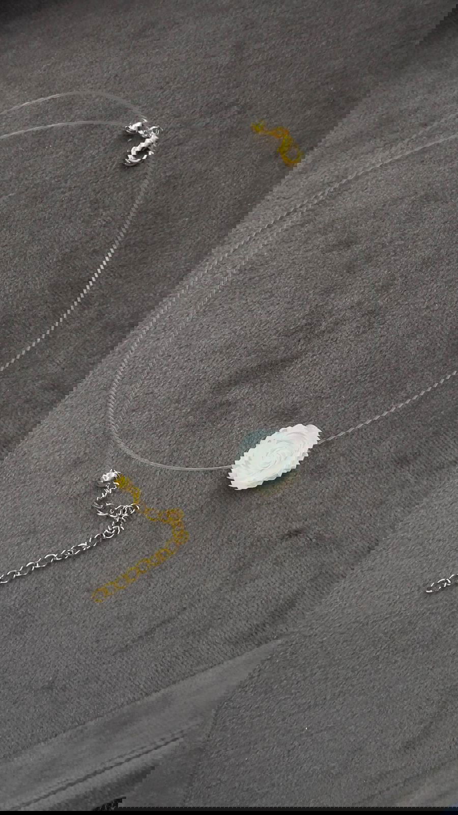 Colar Rosinha Madrepérola (G) Fio de Nylon em Banho de Ouro