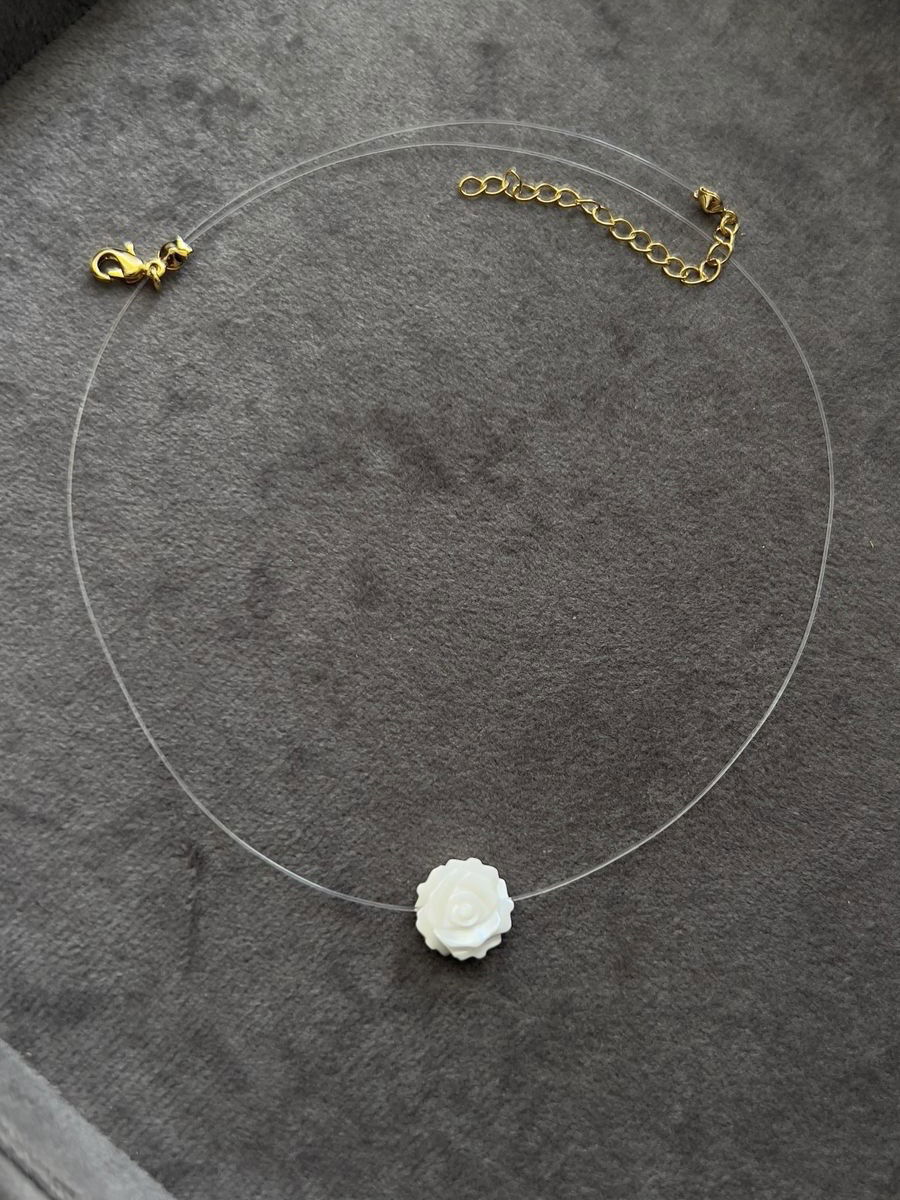 Colar Rosinha Madrepérola (M) Fio de Nylon em Banho de Ouro