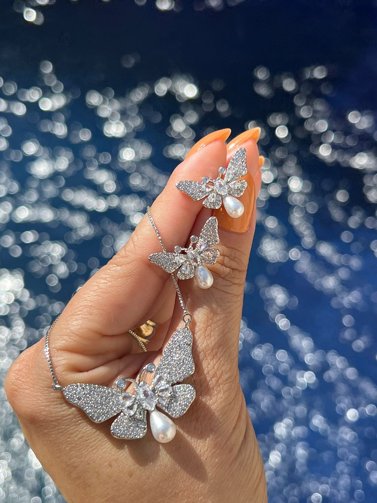 Conjunto Borboleta com Zircônia Cristal e Pérola em Banho de Ródio Branco