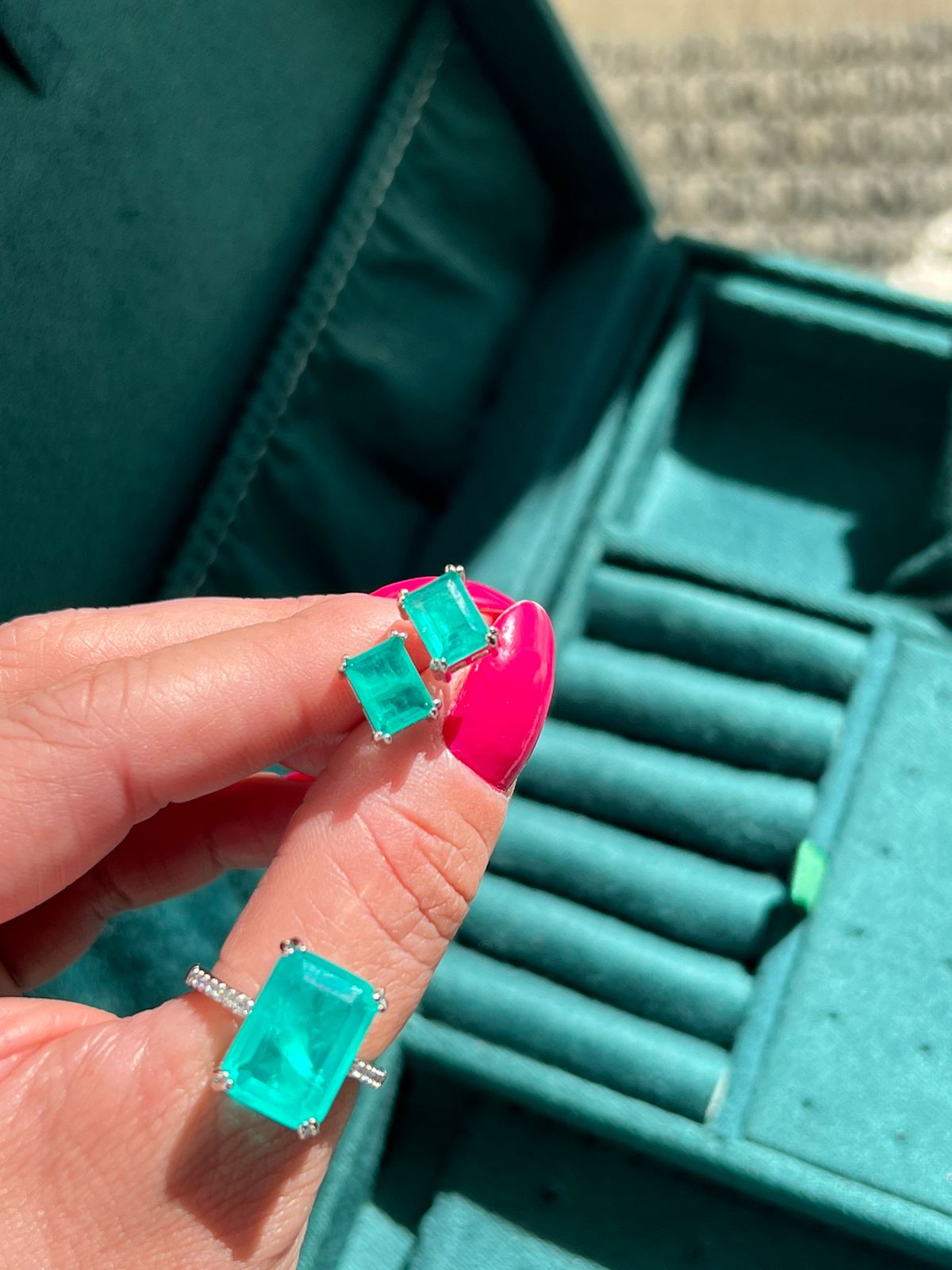 Conjunto Catarina Anel e Brinco com Zircônia Cristal e Fusion Esmeralda Colombiana em Banho de Ródio Branco