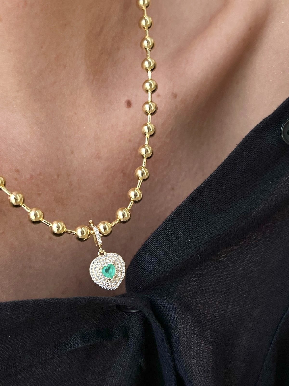 Conjunto com Corrente Bola e Fusion Esmeralda Colombiana em Banho de Ouro