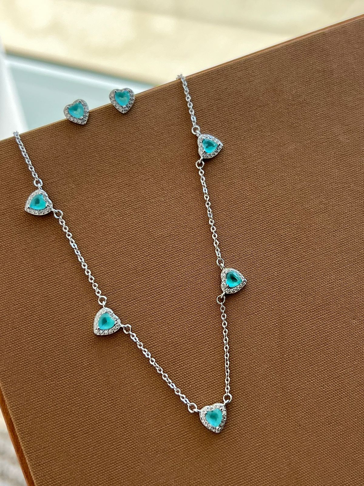 Kit Riviera e Conjunto com Zircônia Cristal e Turmalina Leitosa em Banho de Ródio Branco