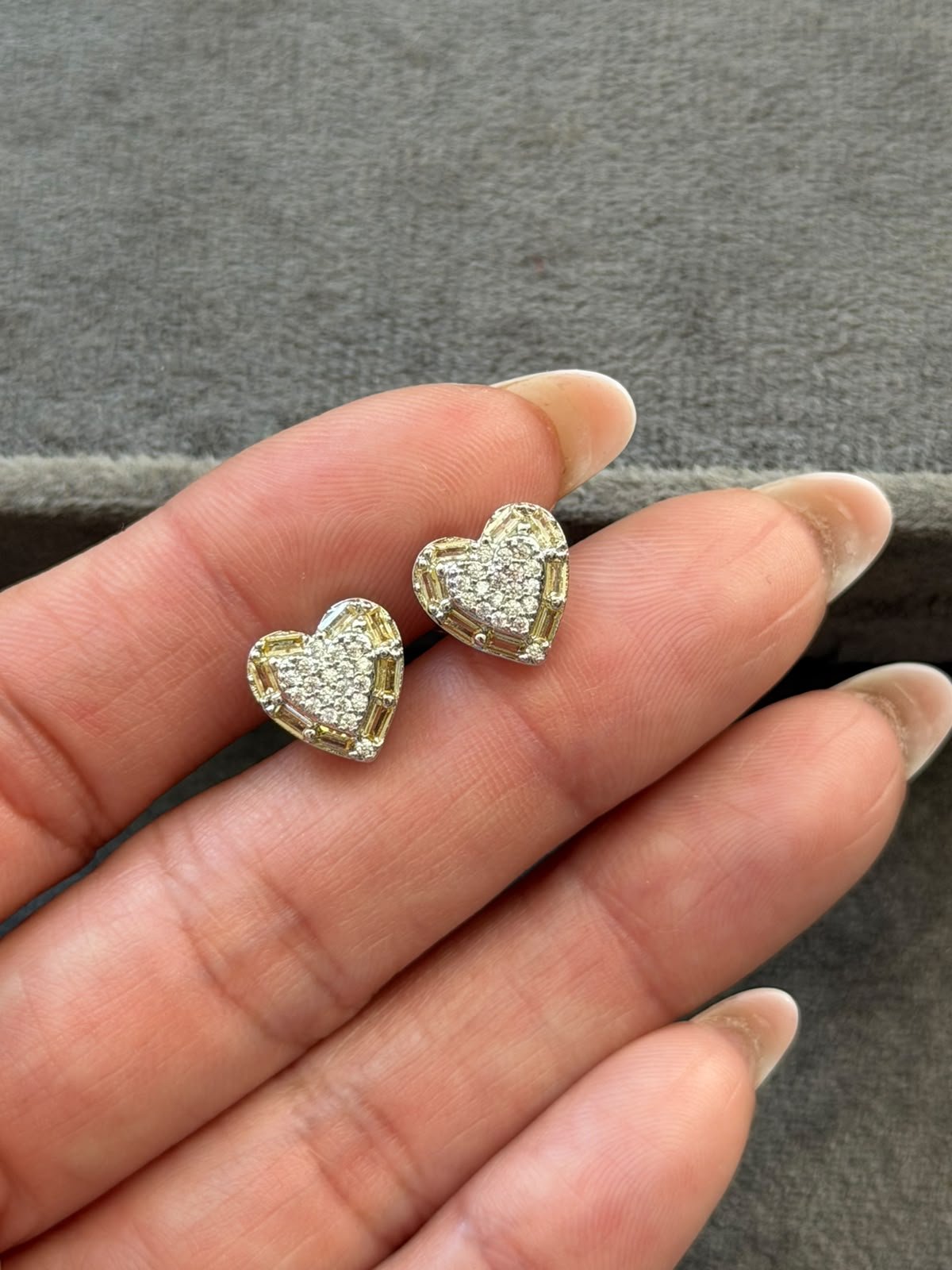 Conjunto Coração com Baguete Citrino e Zircônia Cristal em Banho de Ródio Branco