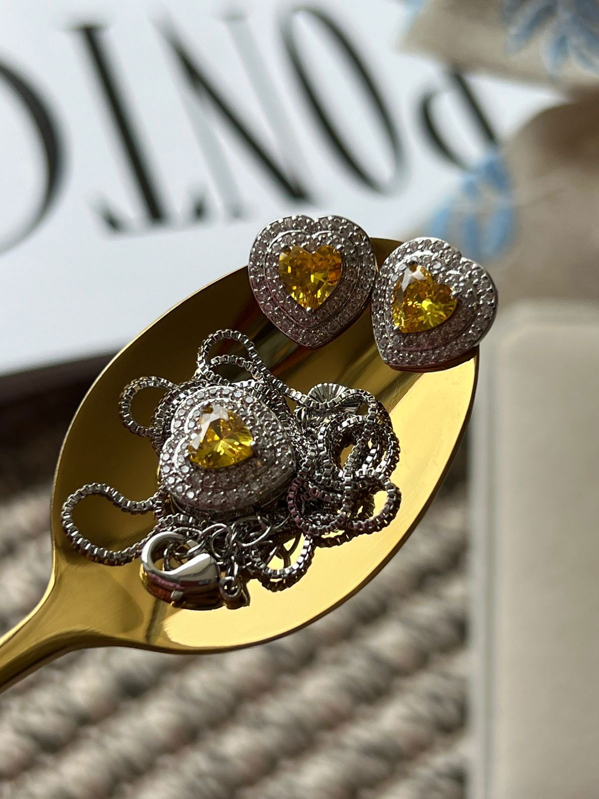 Conjunto Coração com Zircônia Cristal e Citrino em Banho de Ródio Branco