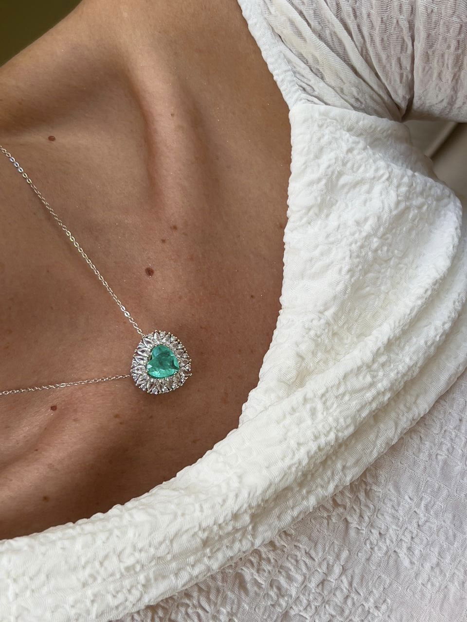 Conjunto Coração com Zircônia Cristal e Fusion Esmeralda Colombiana em Banho de Ródio Branco