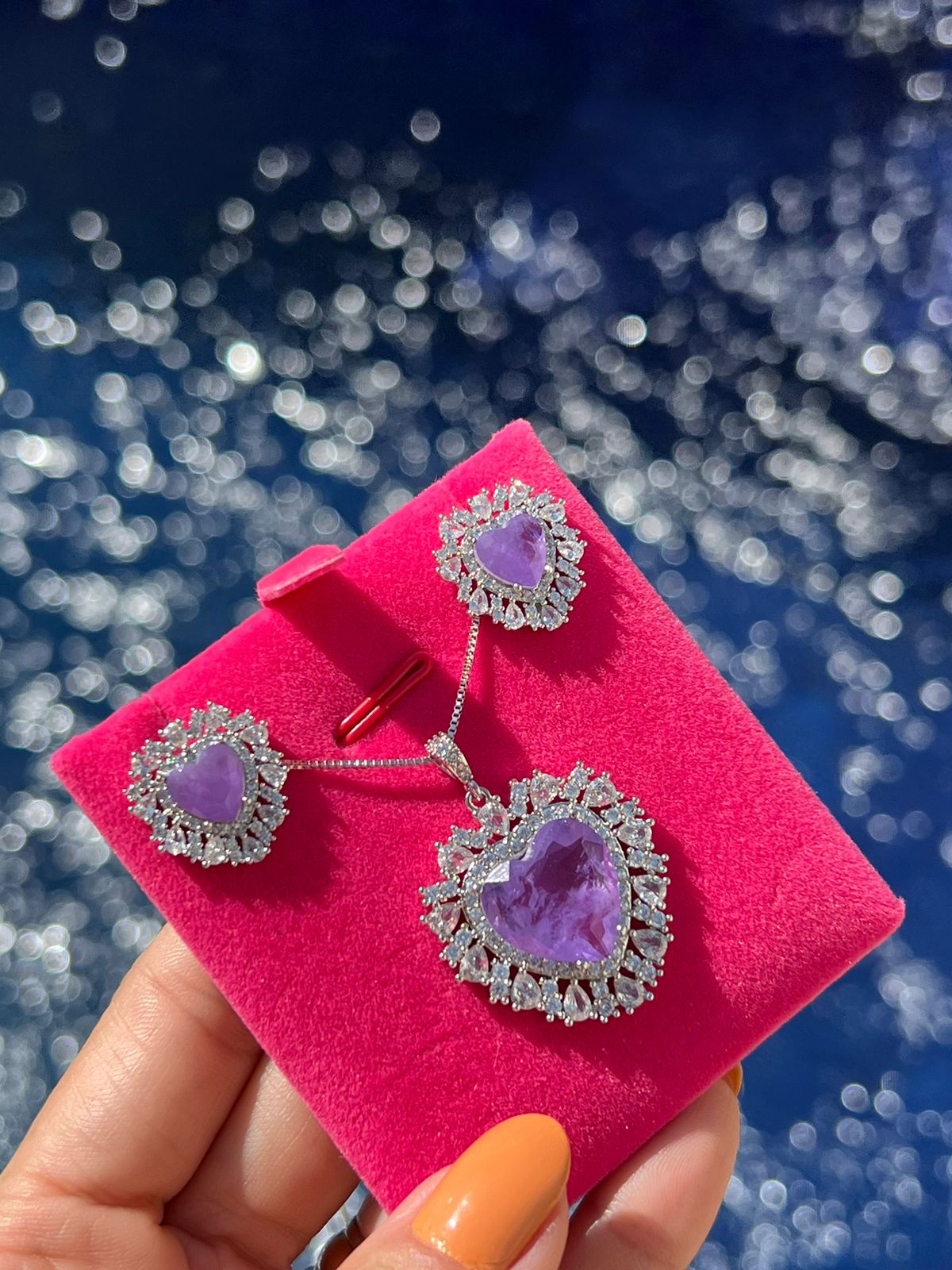 Conjunto Coração com Zircônia Cristal e Fusion Violeta em Banho Ródio Branco