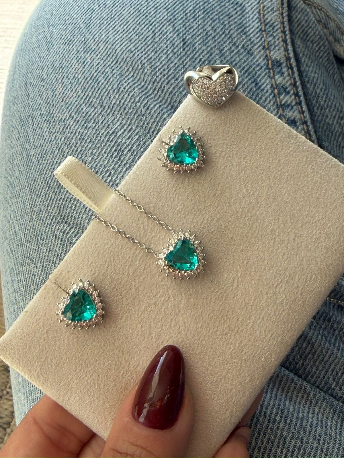 Conjunto Coração com Zircônia Cristal e Turmalina em Banho de Ródio Branco