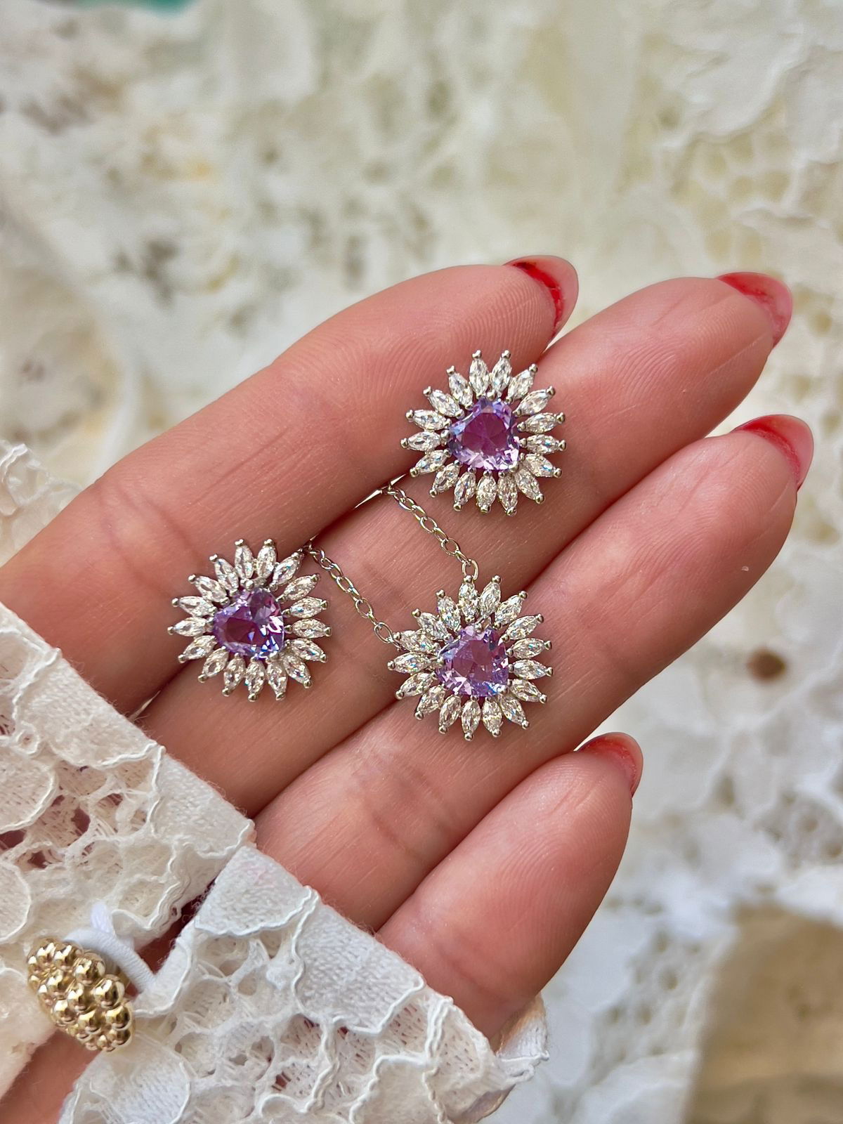 Conjunto Coração Zircônia Cristal e Kunzita Lílas em Banho de Ródio Branco