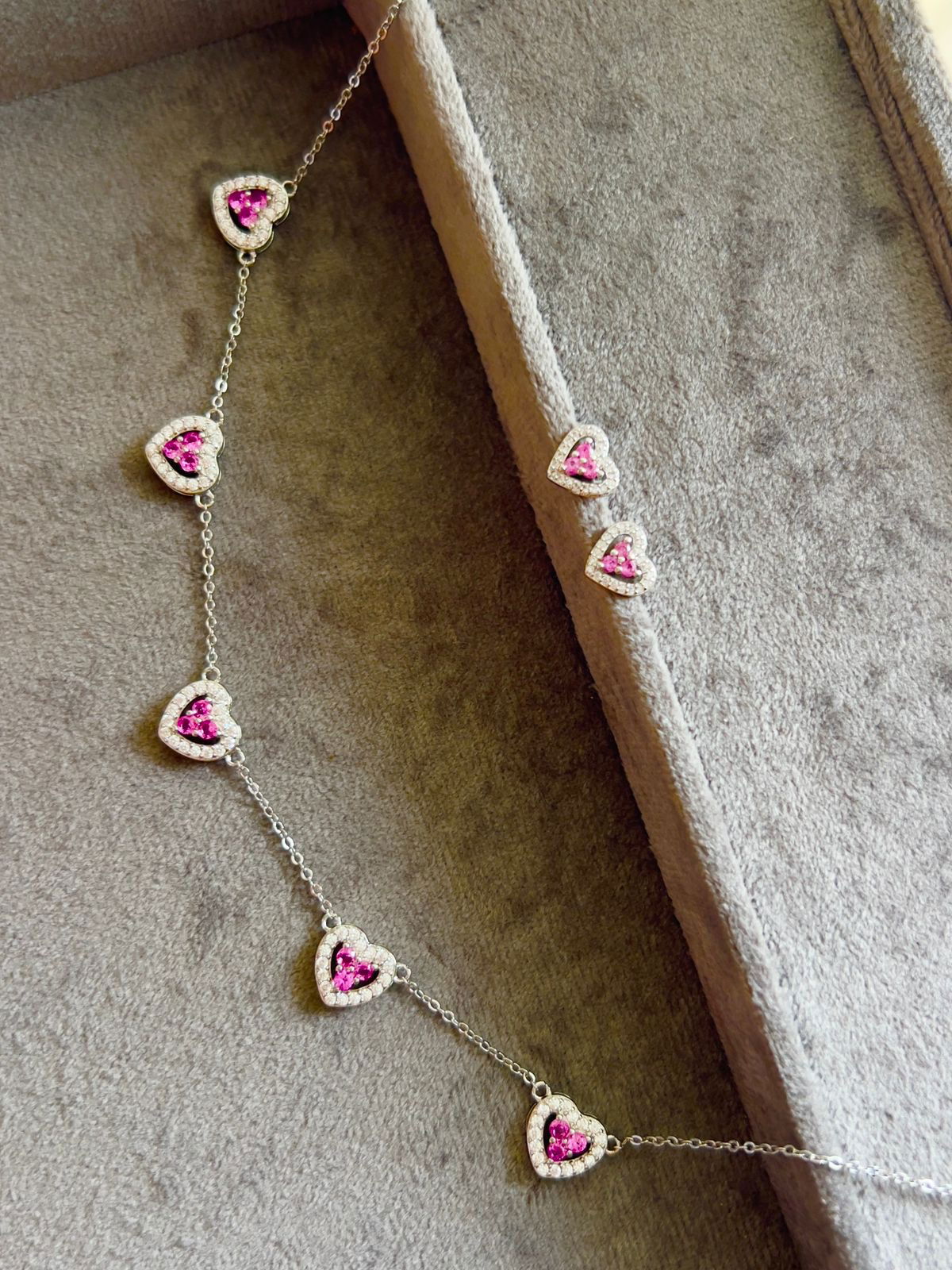 Conjunto Corações com Zircônia Pink em Banho de Ródio Branco