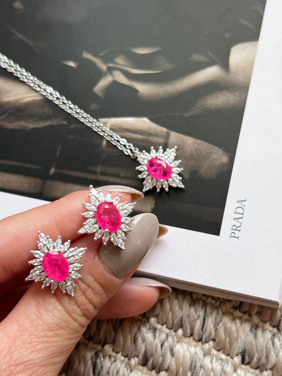 Conjunto Estrela com Zircônia Cristal e Turmalina Rosa em Banho de Ródio Branco