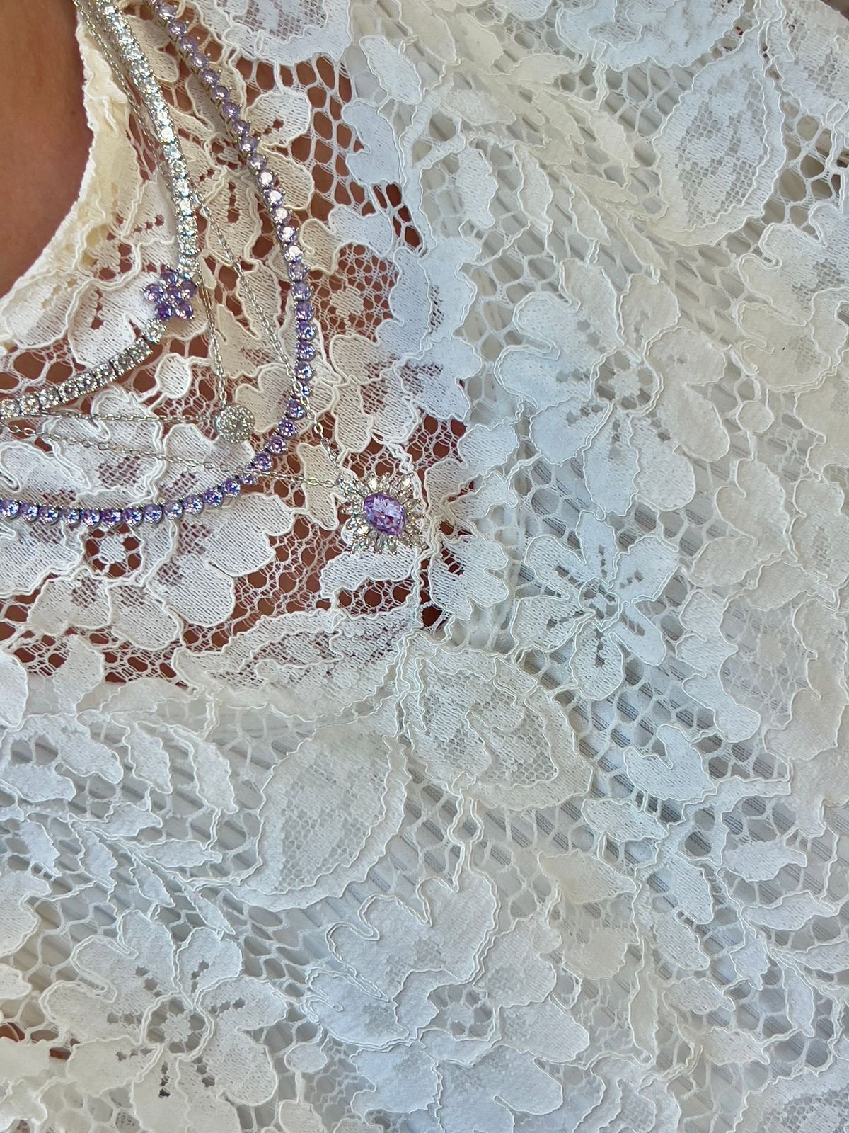 Conjunto Estrela Zircônia Cristal e Kunzita Lílas em Banho de Ródio Branco