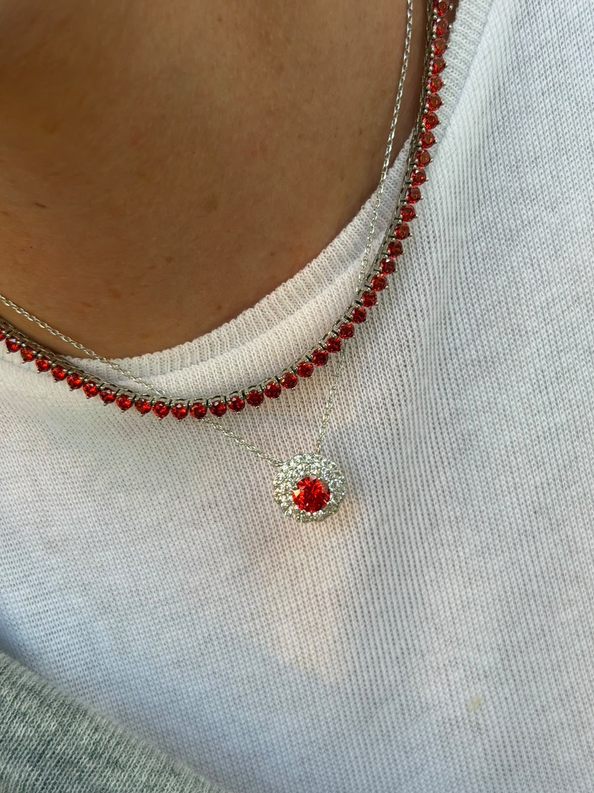 Conjunto Flor com Micro Zircônia Cristal e Aperol em Banho de Ródio Branco