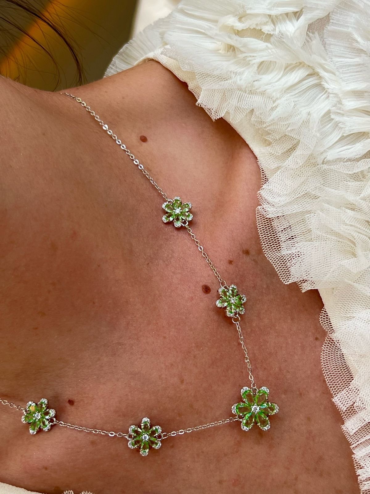 Conjunto Flores com Zircônia Cristal e Turmalina Menta em Banho de Ródio Branco