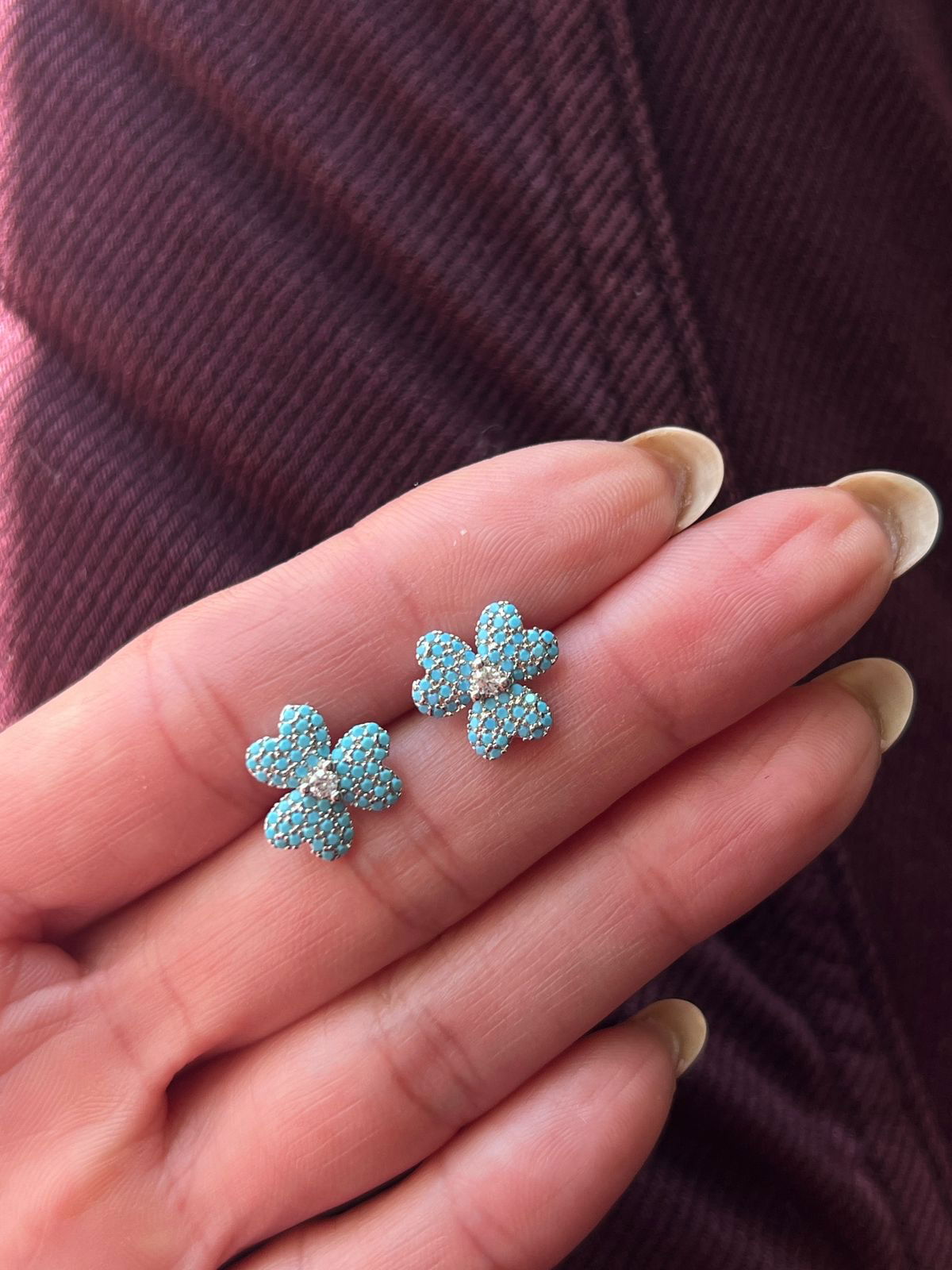 Conjunto Flores com Zircônia Cristal e Turquesa em Banho de Ródio Branco