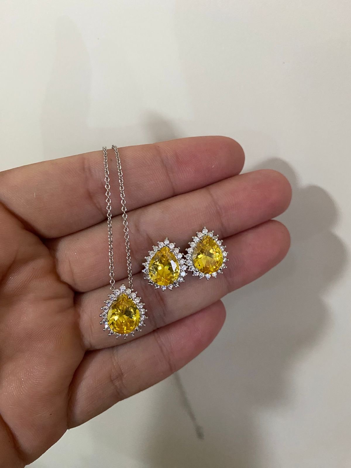 Conjunto Gota com Zircônia Cristal e Citrino em Banho de Ródio Branco