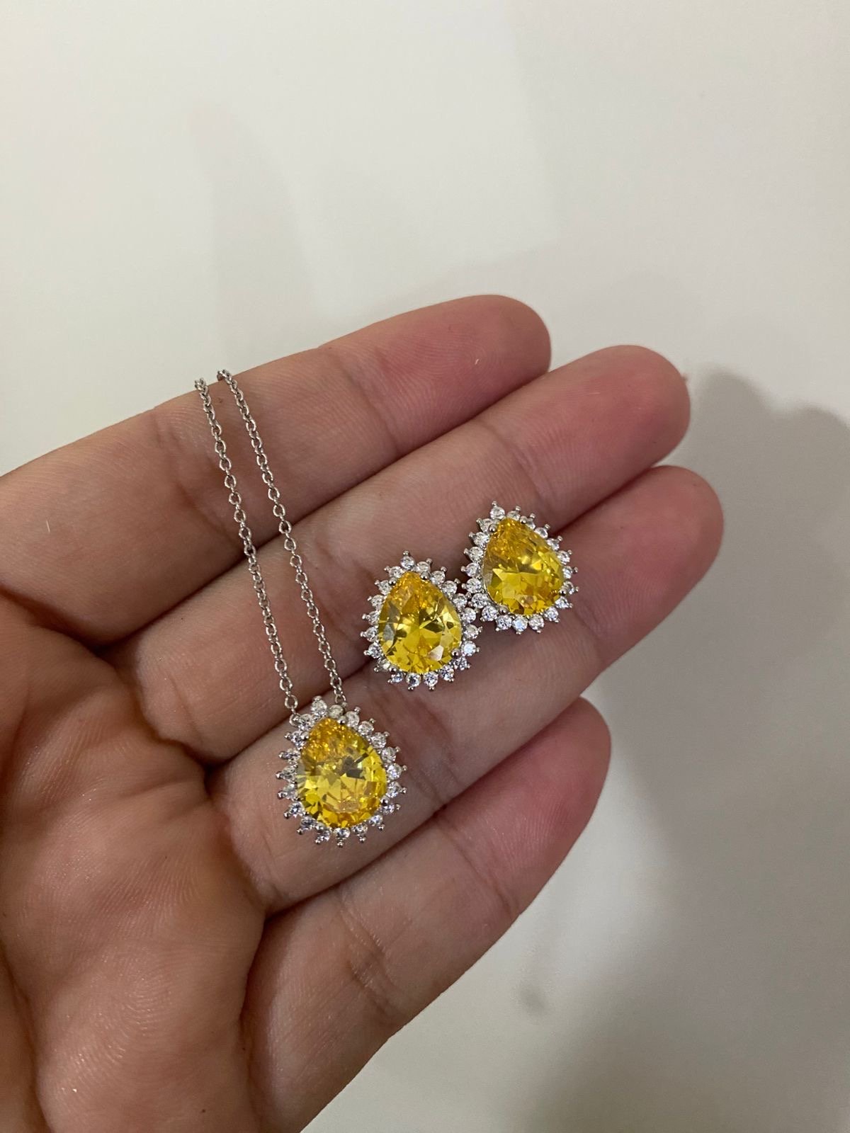 Conjunto Gota com Zircônia Cristal e Citrino em Banho de Ródio Branco