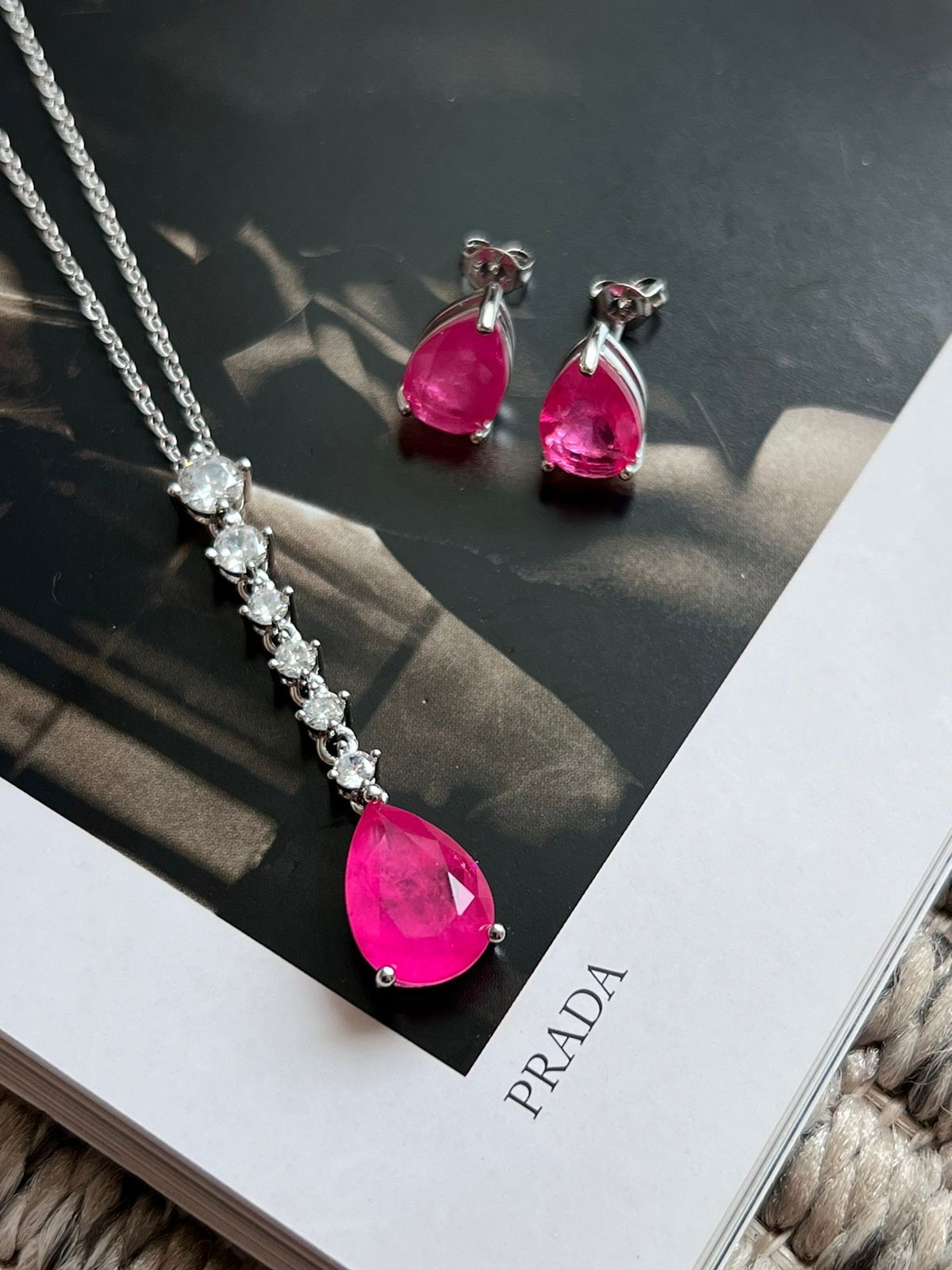 Conjunto Gota com Zircônia Cristal e Fusion Turmalina Rosa em Banho de Ródio Branco