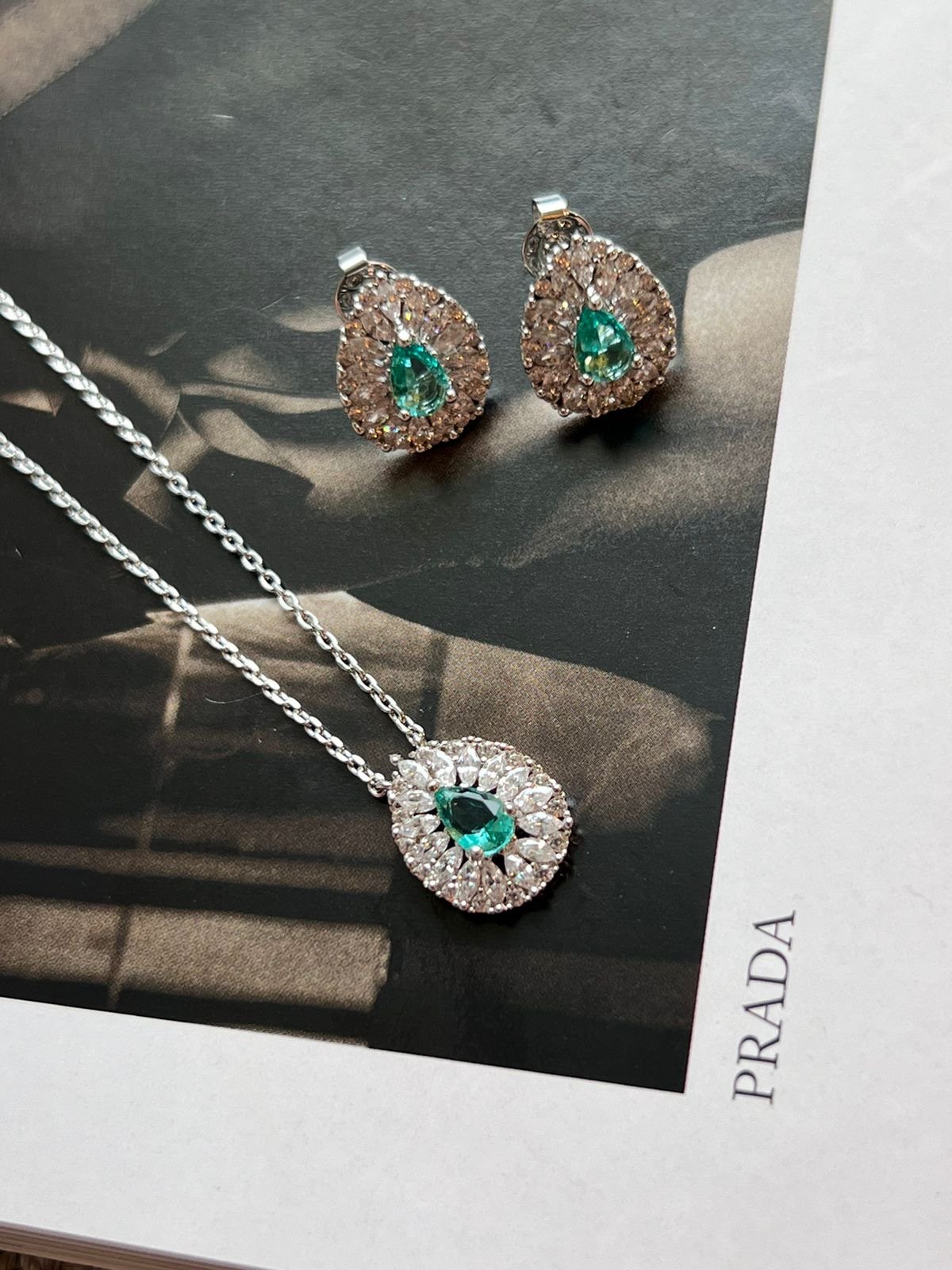 Conjunto Gota com Zircônia Cristal e Turmalina em Banho de Ródio Branco