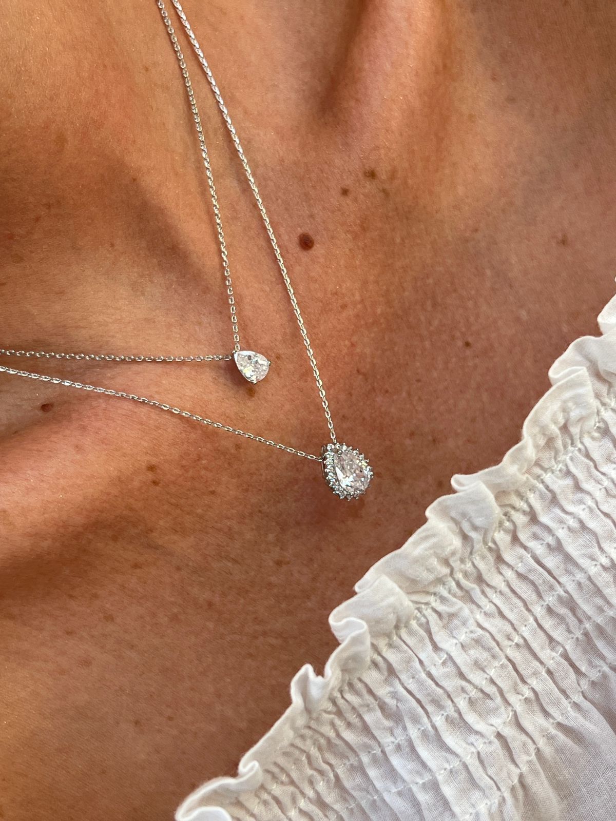 Conjunto Gota com Zircônia Cristal em Banho de Ródio Branco