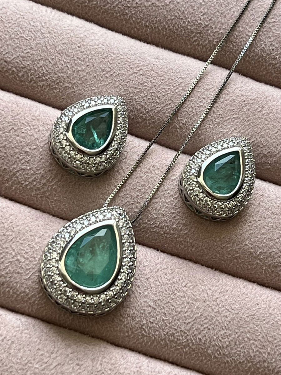 Conjunto Gota Fusion Verde Claro e Zircônia Cristal em Banho de Ródio Branco