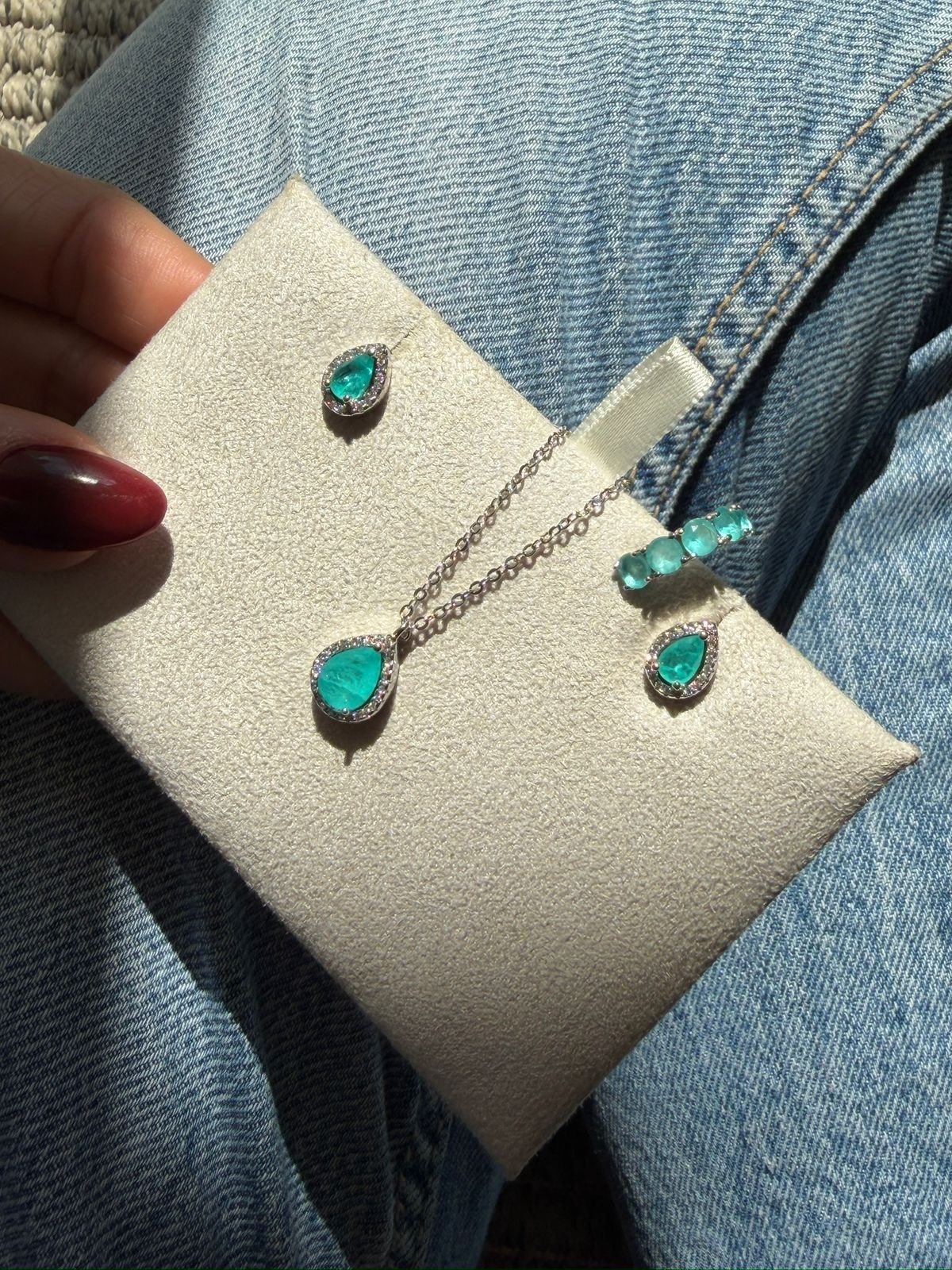 Conjunto Gotinha com Zircônia Cristal e Fusion Esmeralda Colombiana em Banho de Ródio Branco