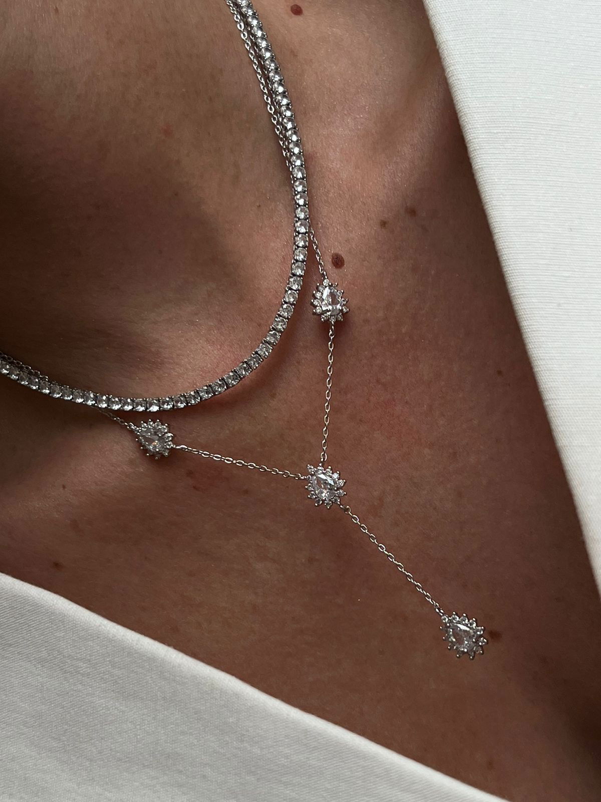 Conjunto Gravatinha com Zircônia Cristal em Banho de Ródio Branco