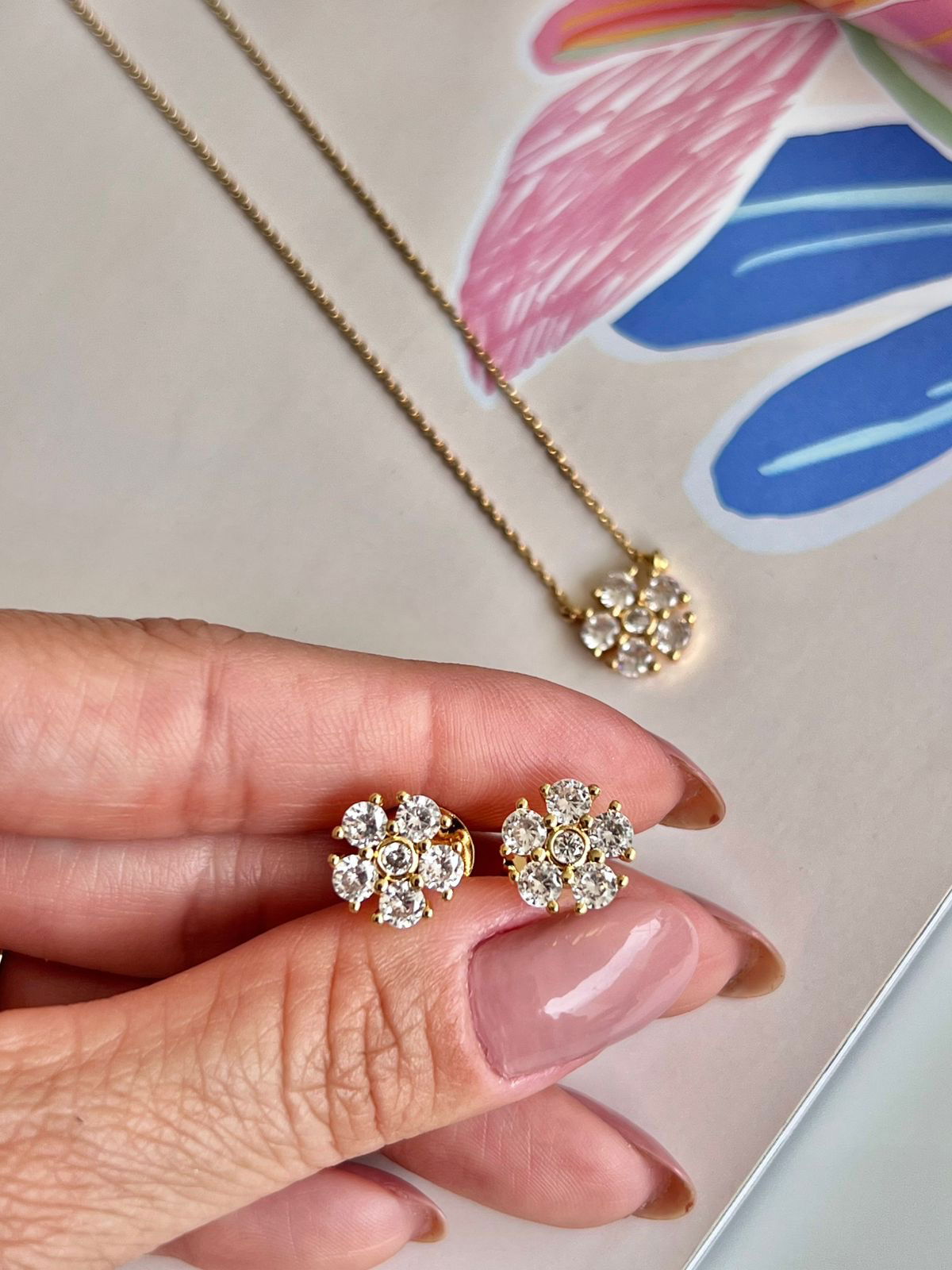 KIT CONJUNTO FLORES E ANÉIS TREVOS