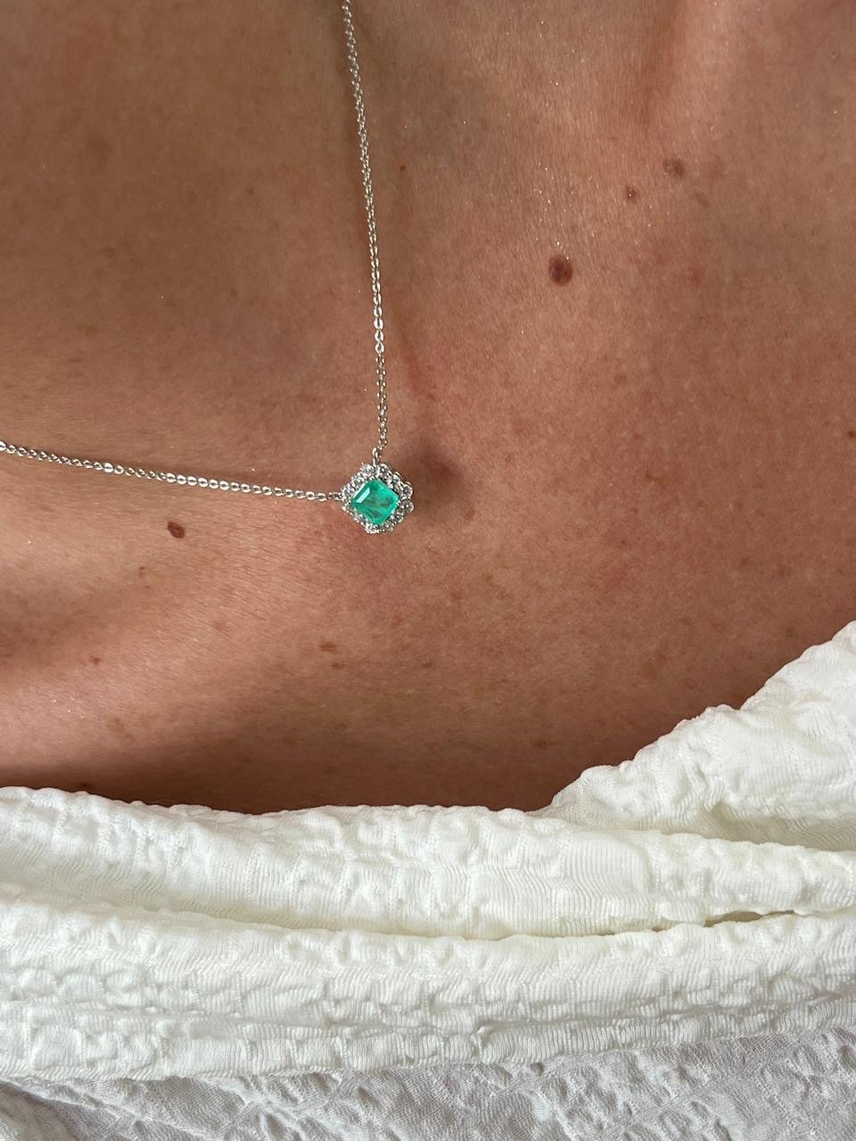 Conjunto Mini Quadrado com Zircônia Cristal e Fusion Esmeralda Colombiana em Banho de Ródio Branco
