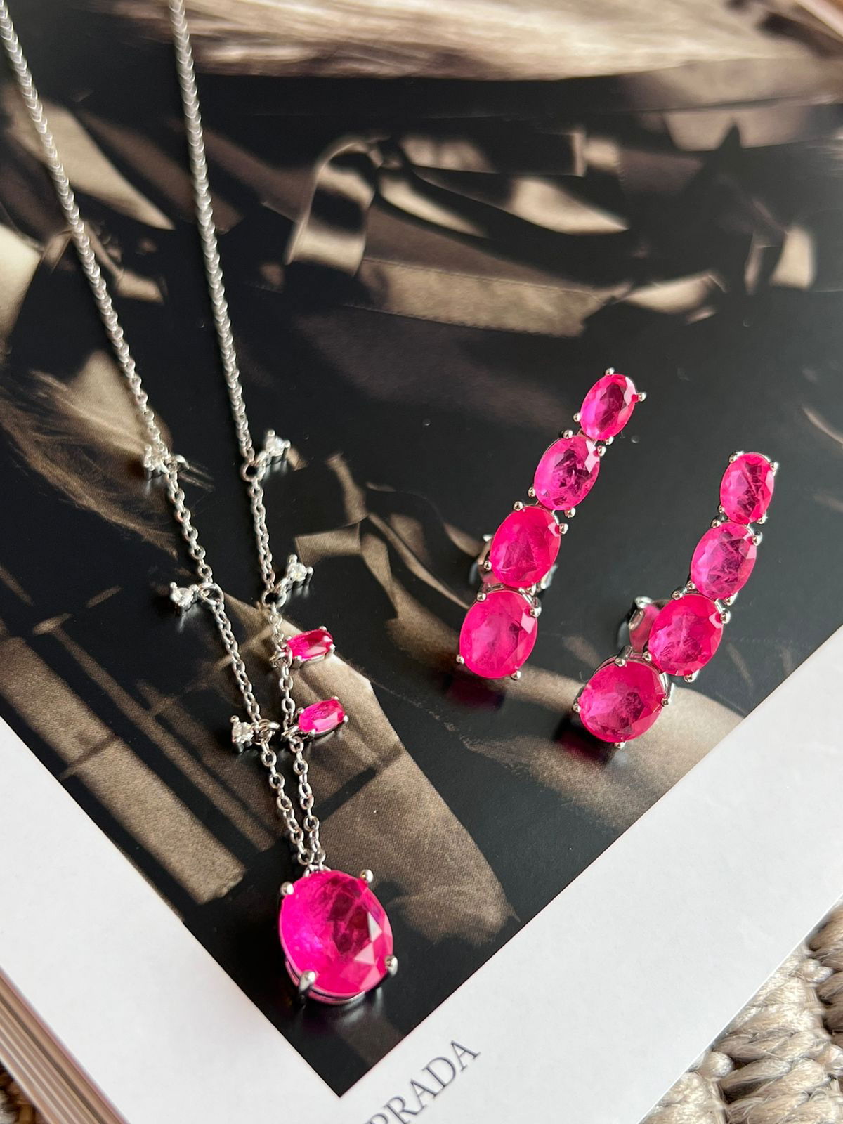 Conjunto Oval com Zircônia Cristal e Fusion Turmalina Rosa em Ródio Branco