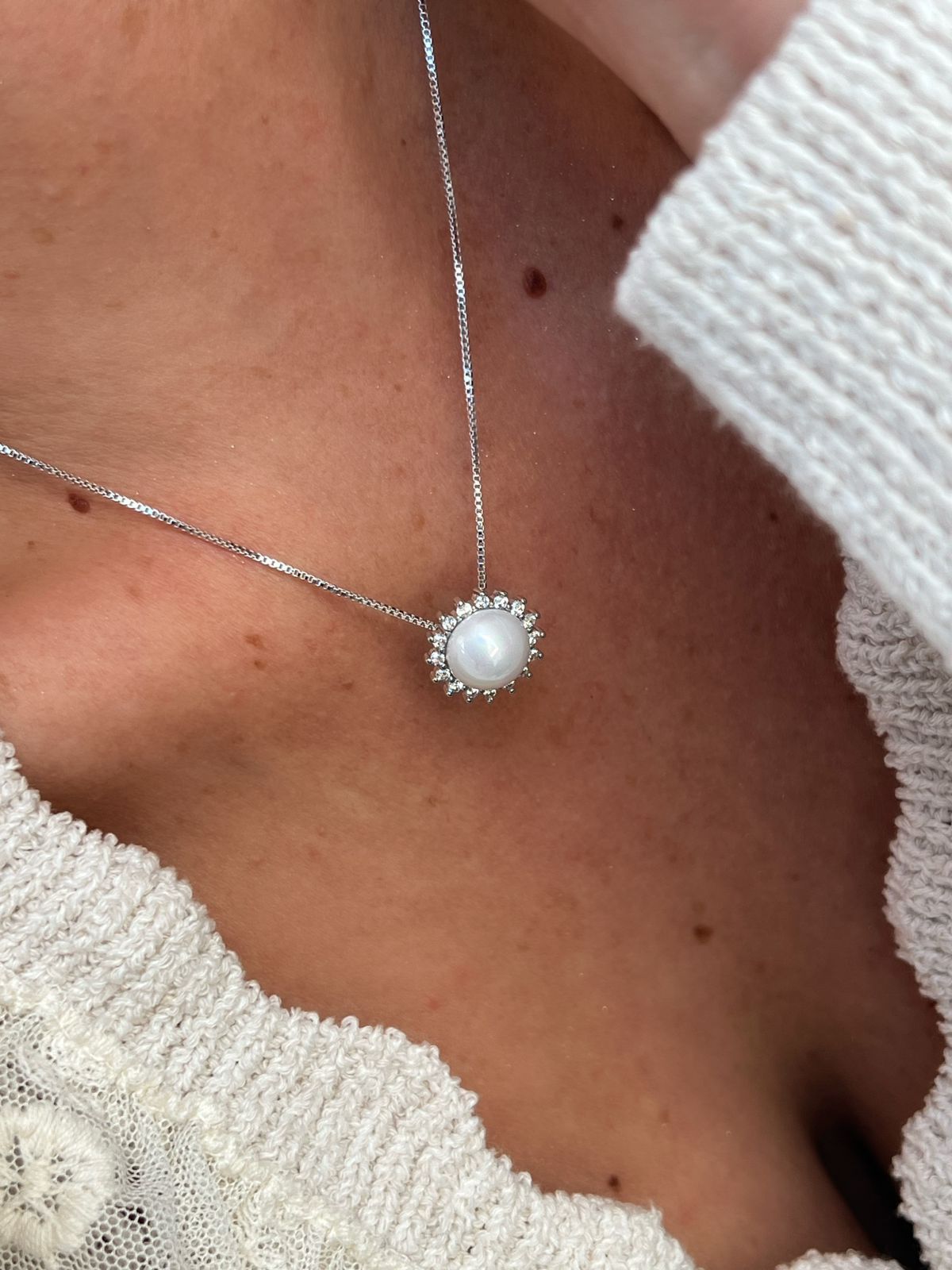 Conjunto Pérola Shell com Zircônia Crista em Banho de Ródio Branco