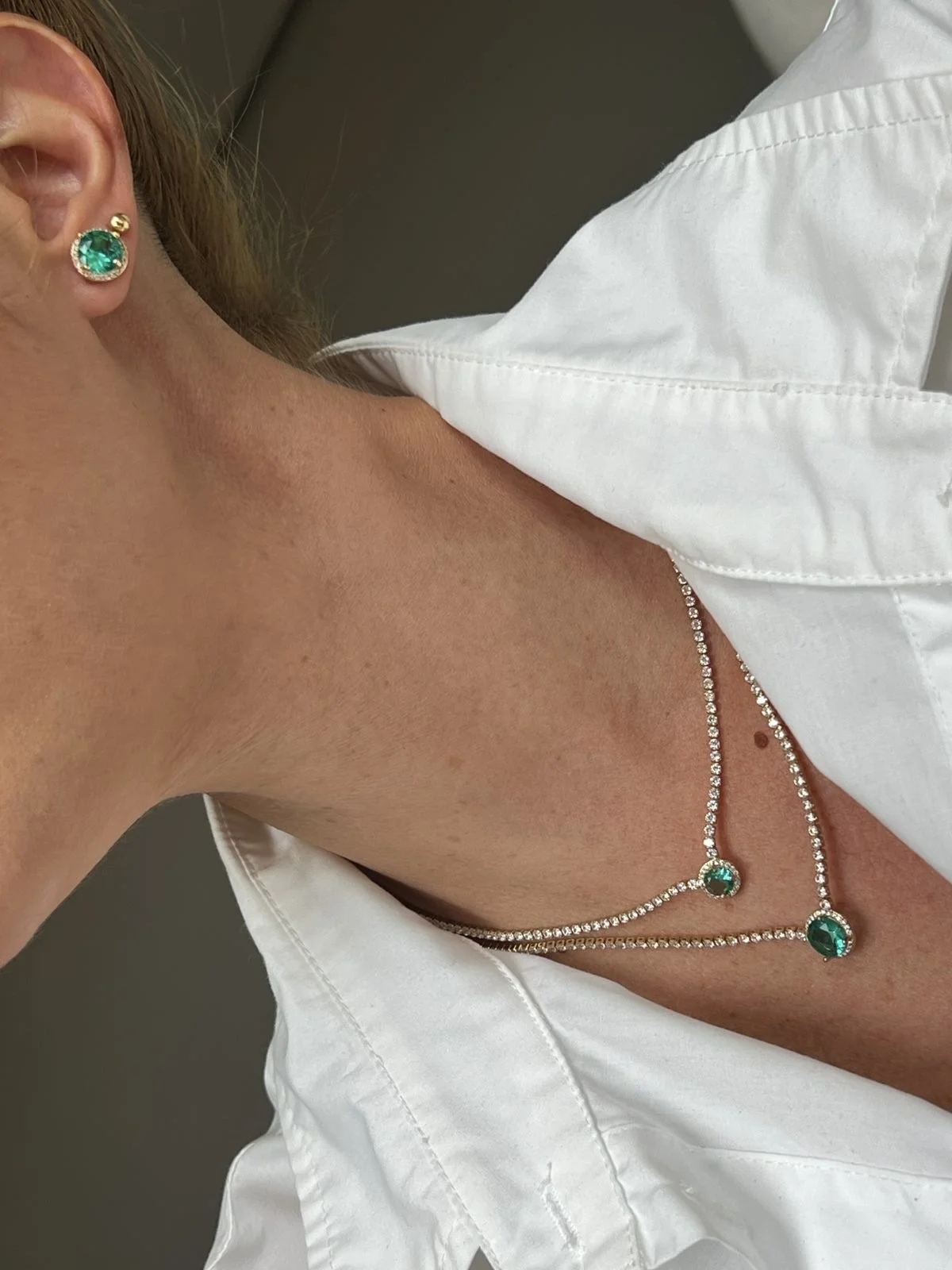 Conjunto Ponto de Luz Duplo com Zircônia Cristal e Turmalina (Fecho Joia) em Banho de Ouro