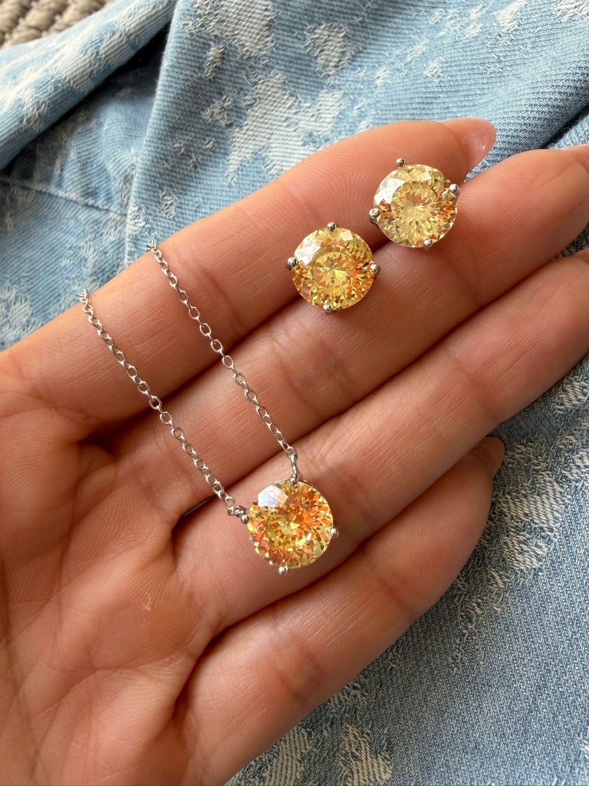 Conjunto Ponto de Luz Zircônia Citrino 10mm em Banho de Ródio Branco