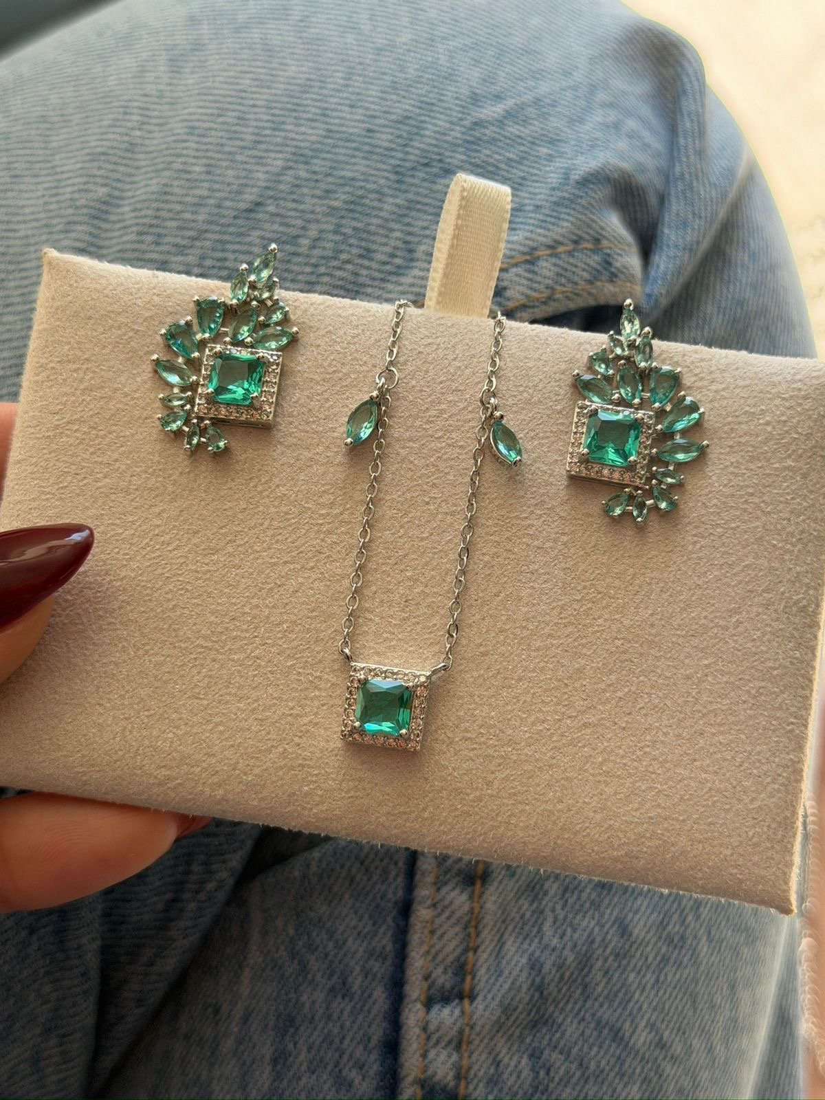 Conjunto Quadrado com Zircônia Cristal e Turmalina em Banho de Ródio Branco