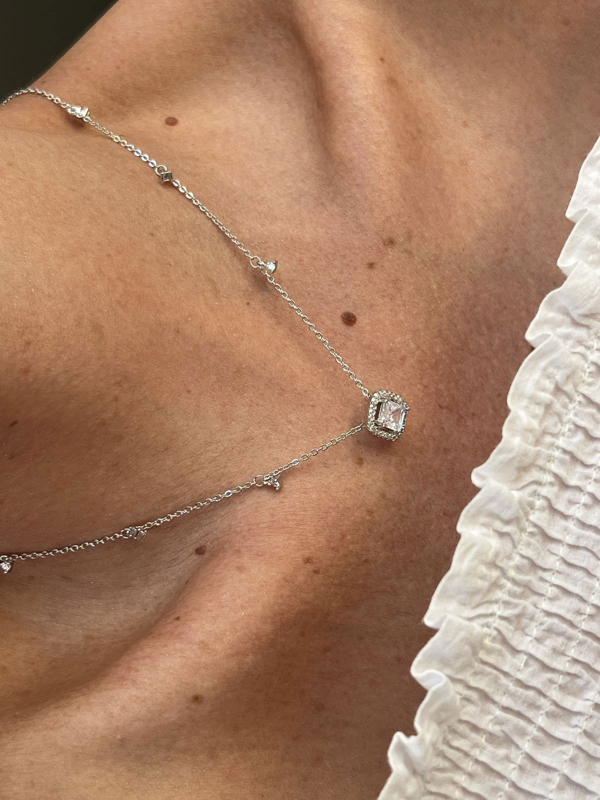 Conjunto Quadrado com Zircônia Cristal em Banho de Ródio Branco